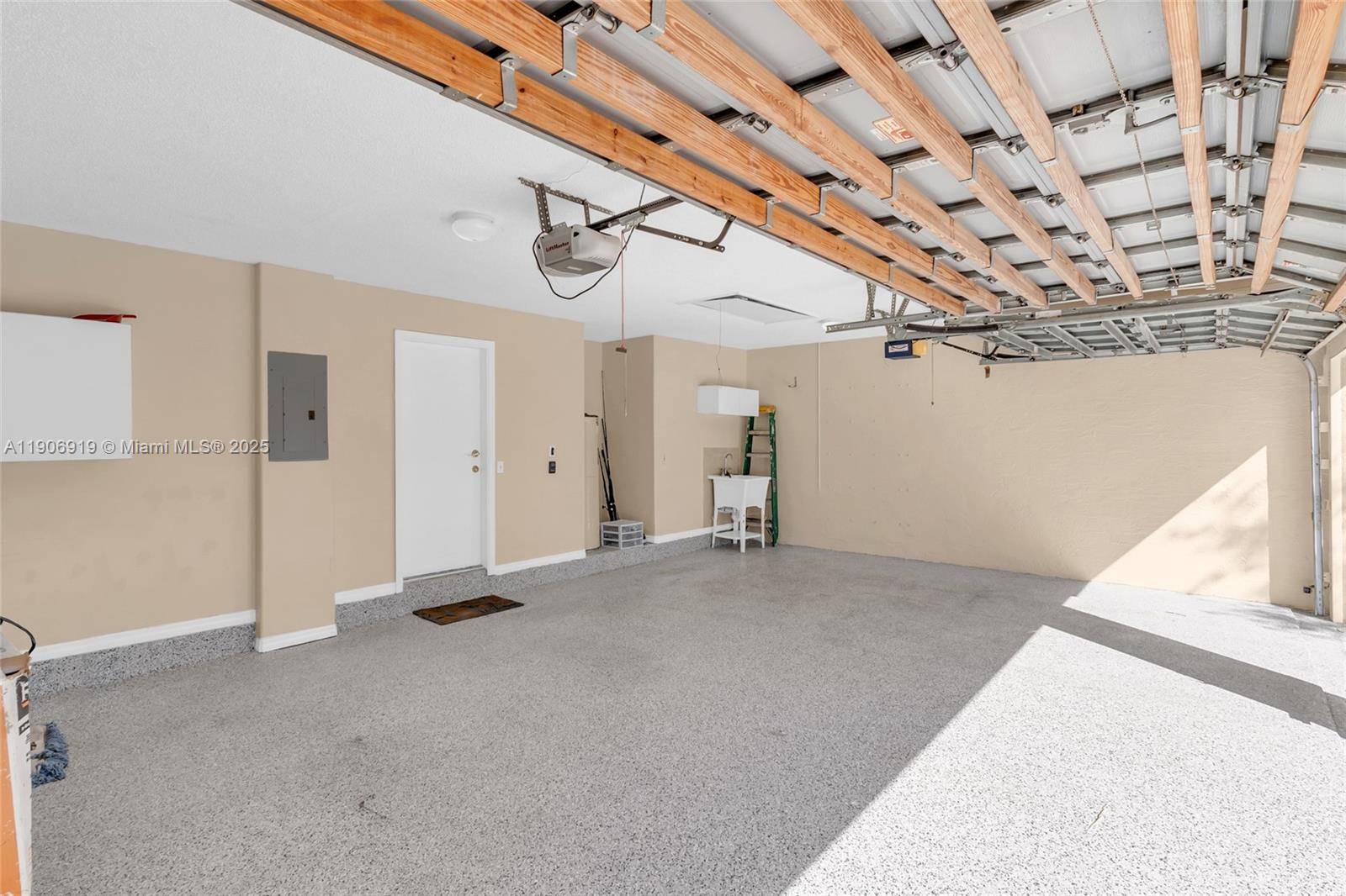 Coral Springs, FL 33076,5364 NW 120th Ave