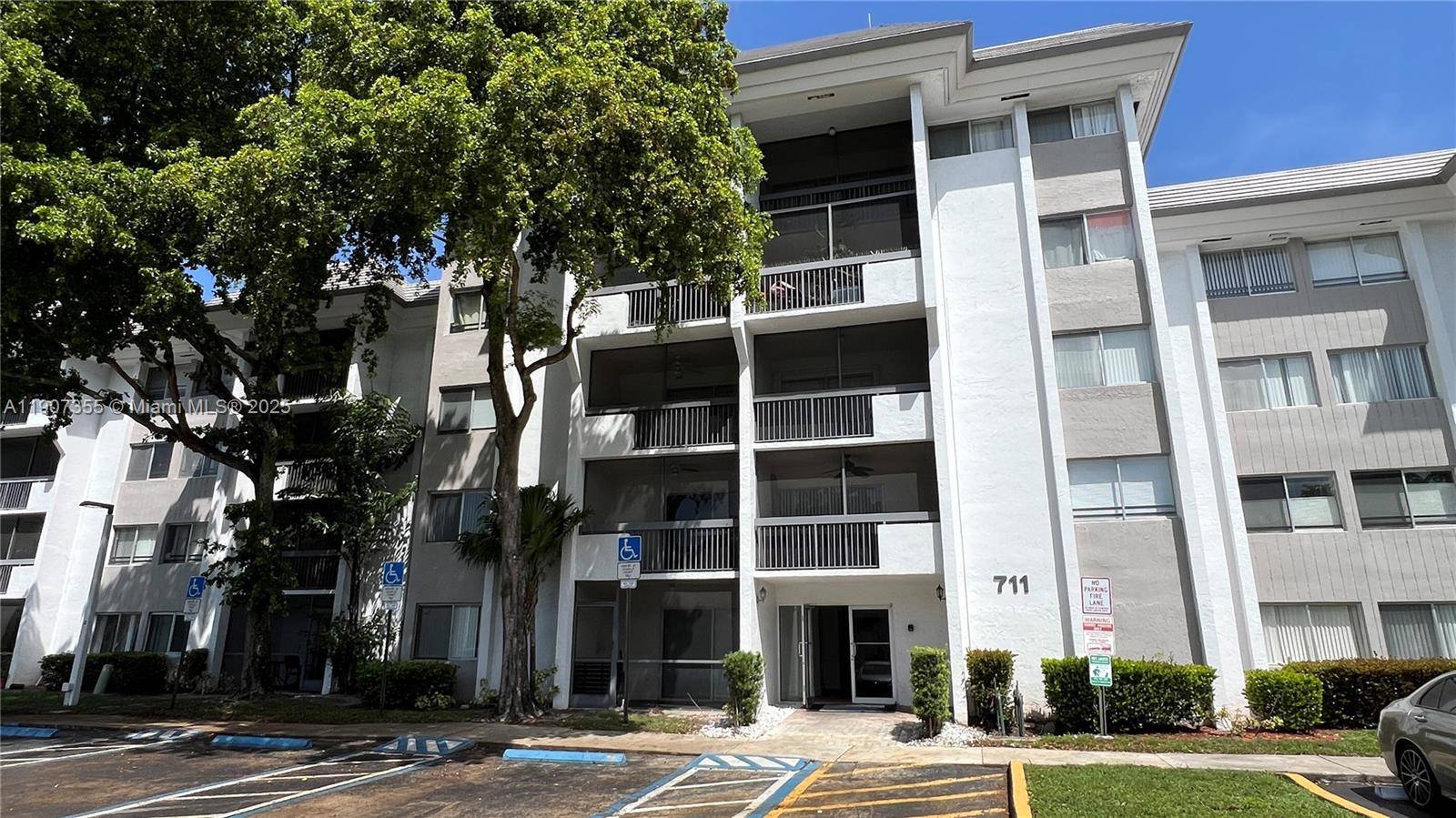 Plantation, FL 33324,711 N Pine Island Rd #415