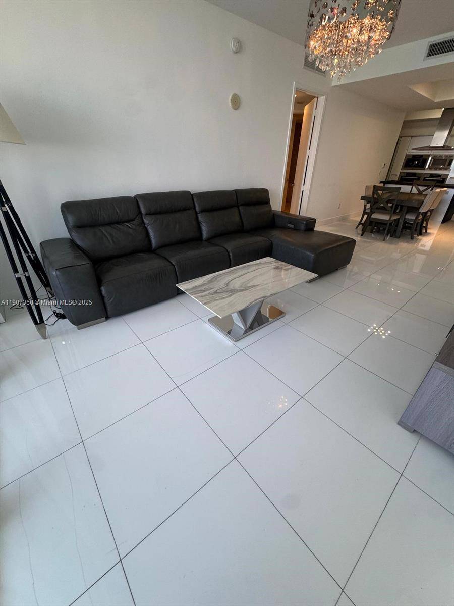 Sunny Isles Beach, FL 33160,18201 Collins Ave #5402