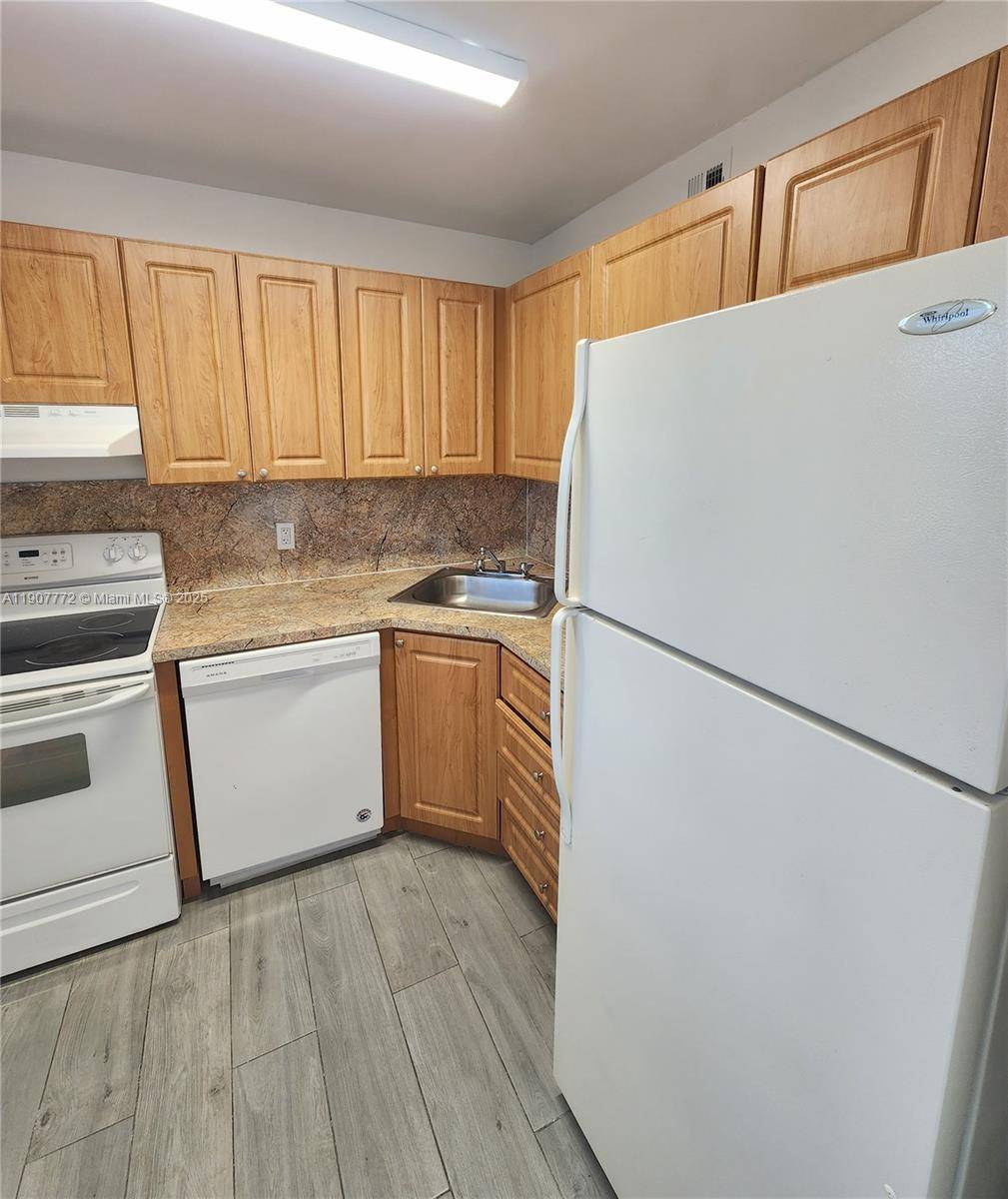 Cutler Bay, FL 33157,10900 SW 196th St #210