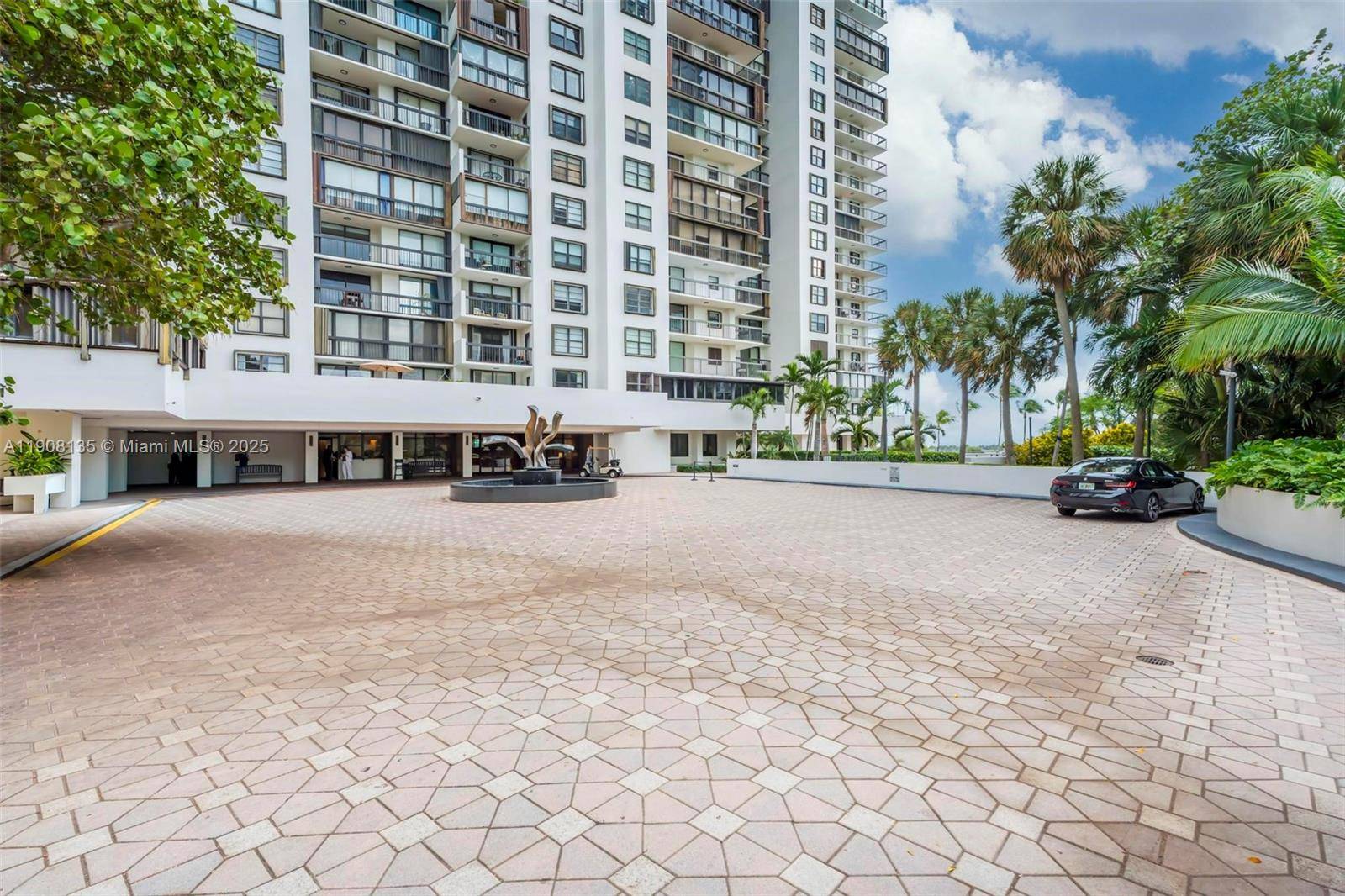 Miami, FL 33129,2333 Brickell Ave #517