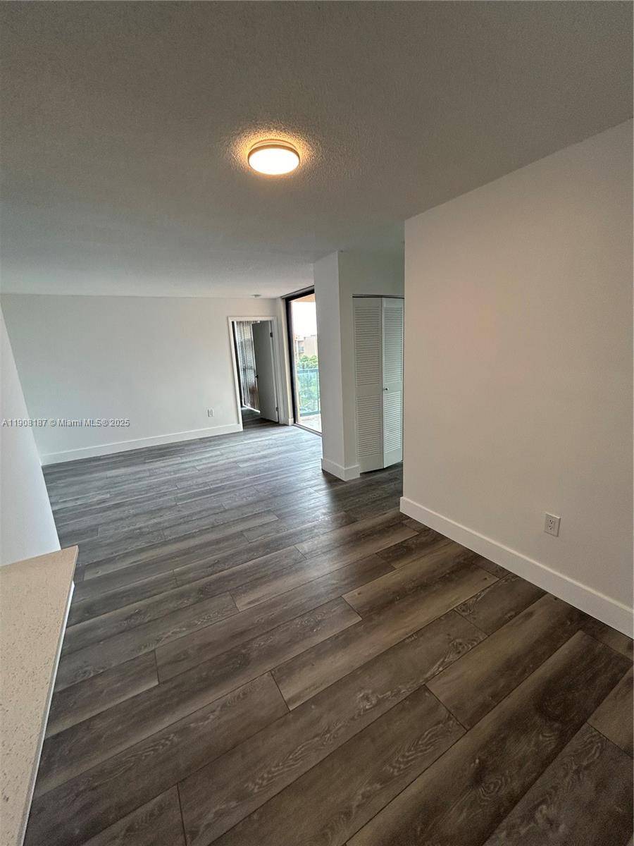 Miami, FL 33175,11800 SW 18th St #527-4