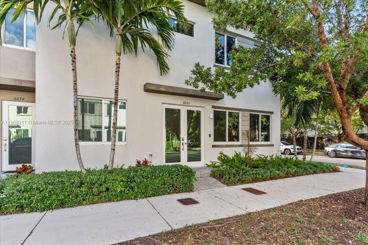 Doral, FL 33178,6680 NW 102nd Path