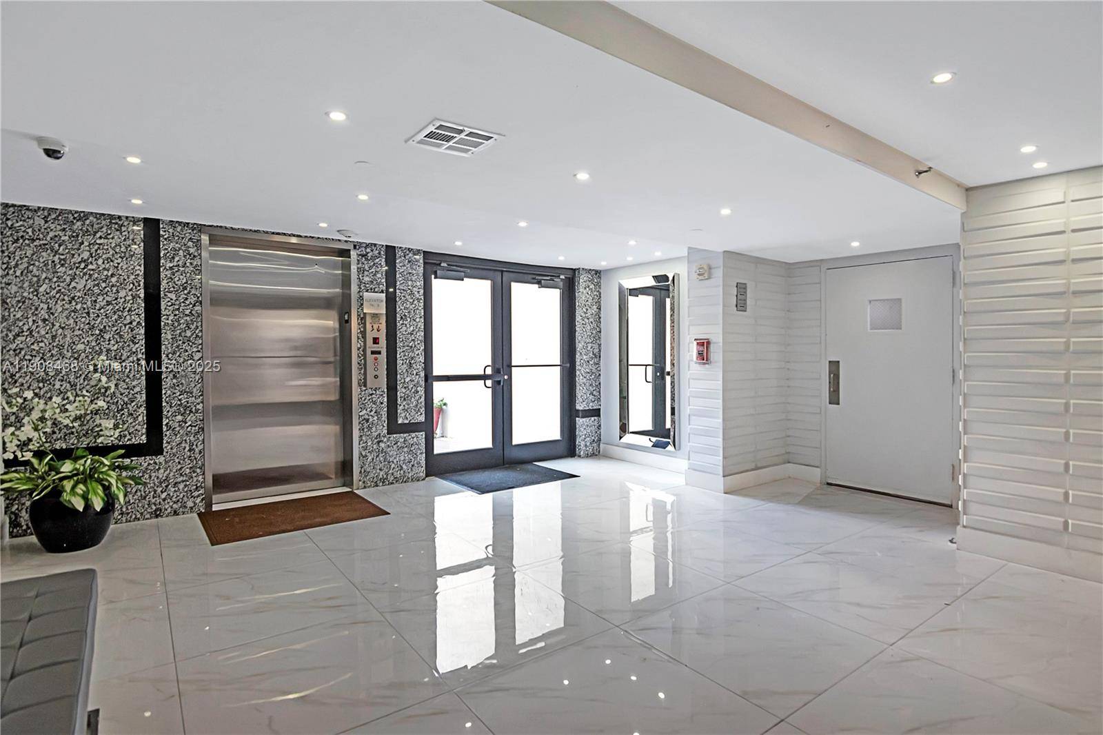 Sunny Isles Beach, FL 33160,16919 N Bay Rd #803