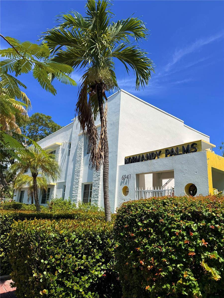 Miami Beach, FL 33141,6941 Bay Dr #A2