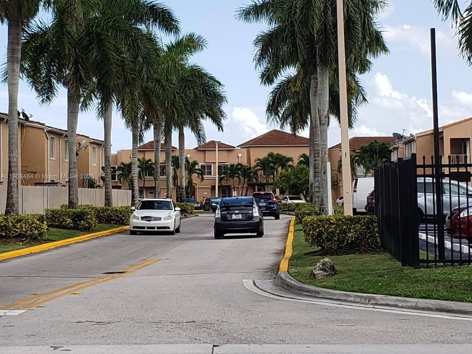 Miami, FL 33182,12509 NW 11th Ln #108