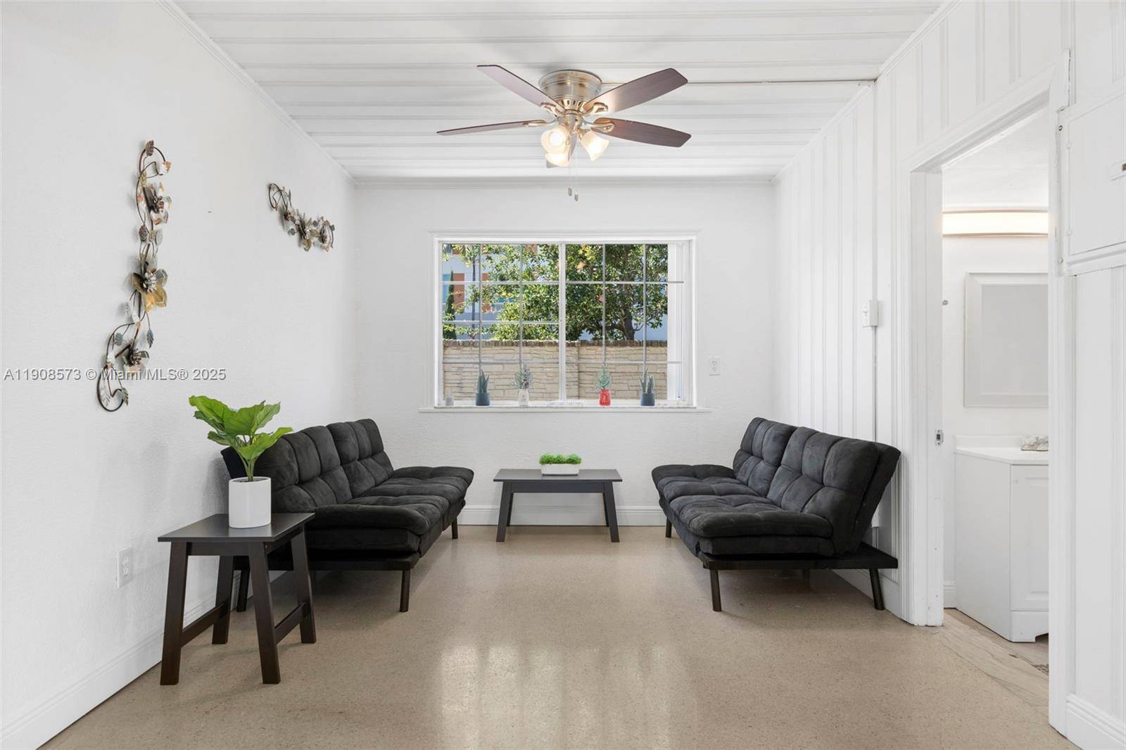 Dania Beach, FL 33004,19 NE 3rd St