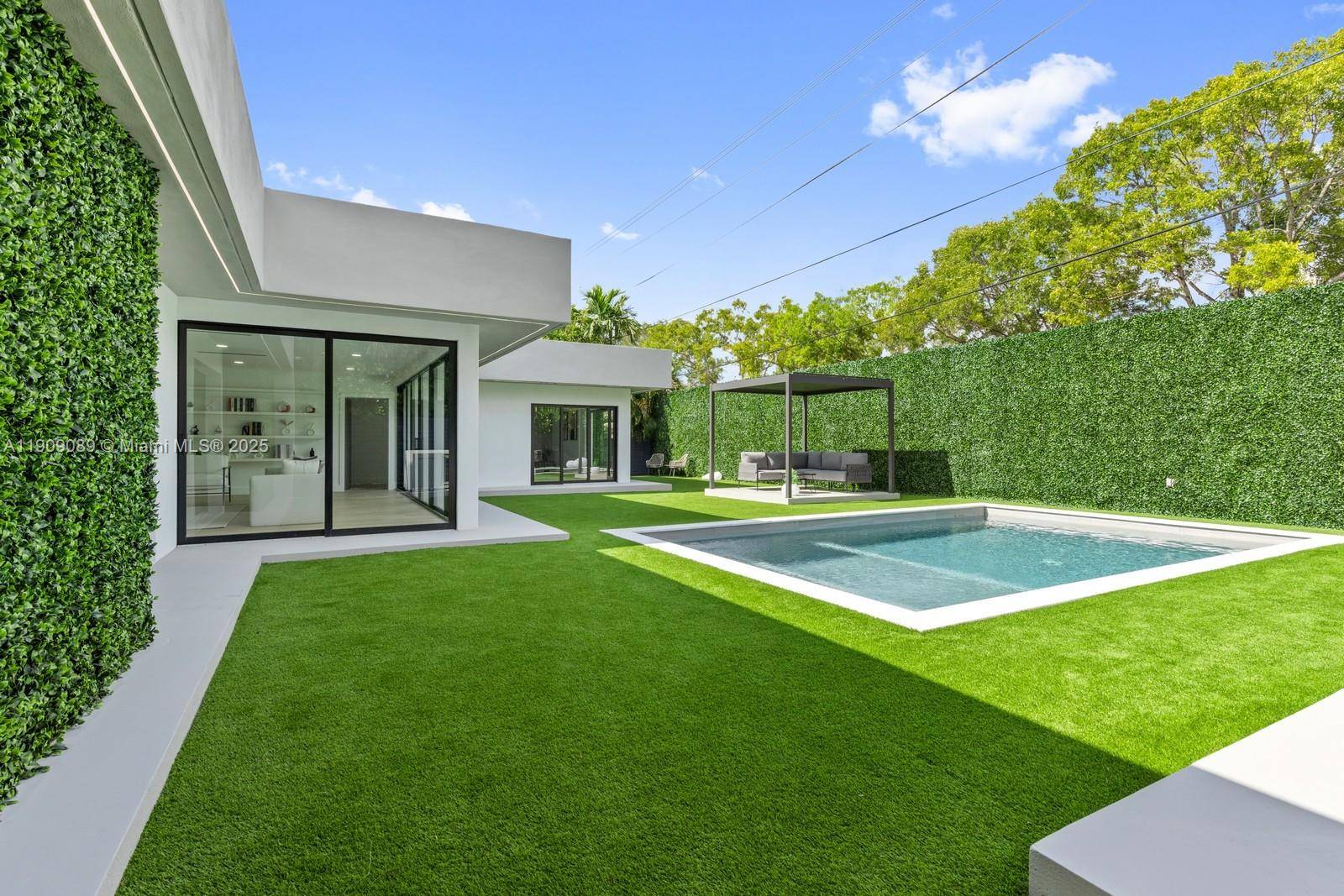 Miami, FL 33133,85 W Shore Dr W