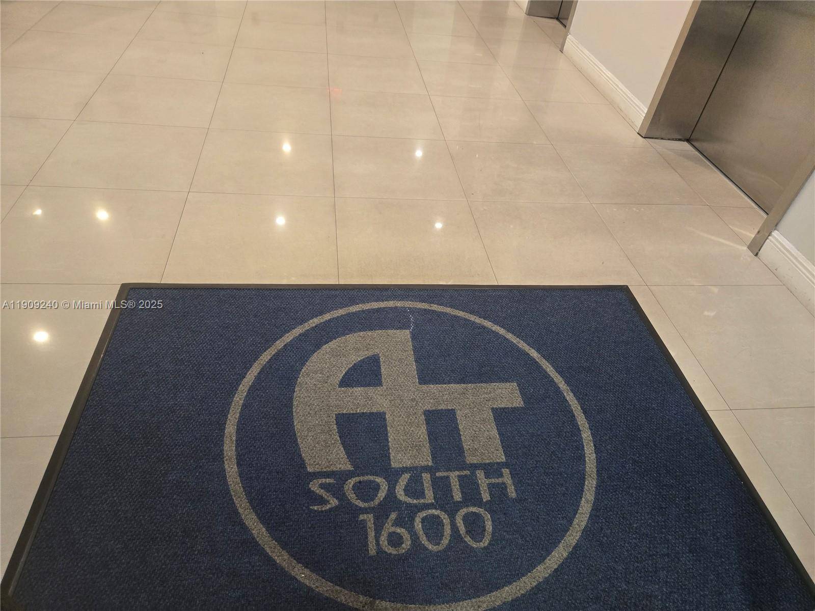 Hollywood, FL 33019,1600 S Ocean Dr #4I