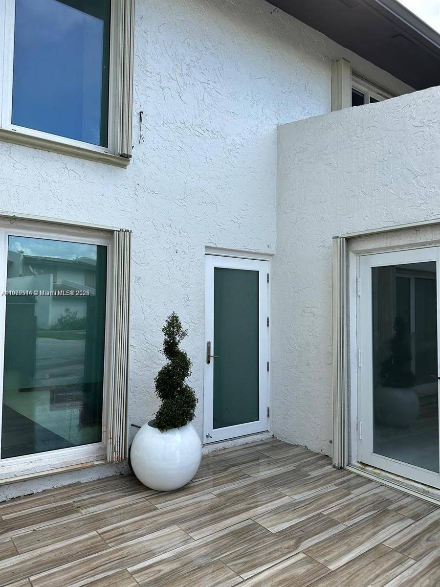 Miami, FL 33173,10916 SW 70th Ter