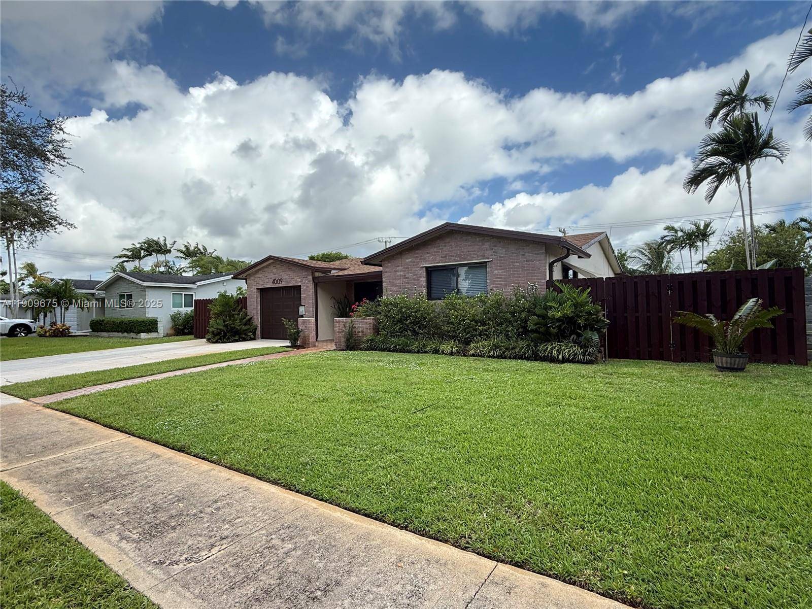 Hollywood, FL 33021,4009 Jefferson St #0