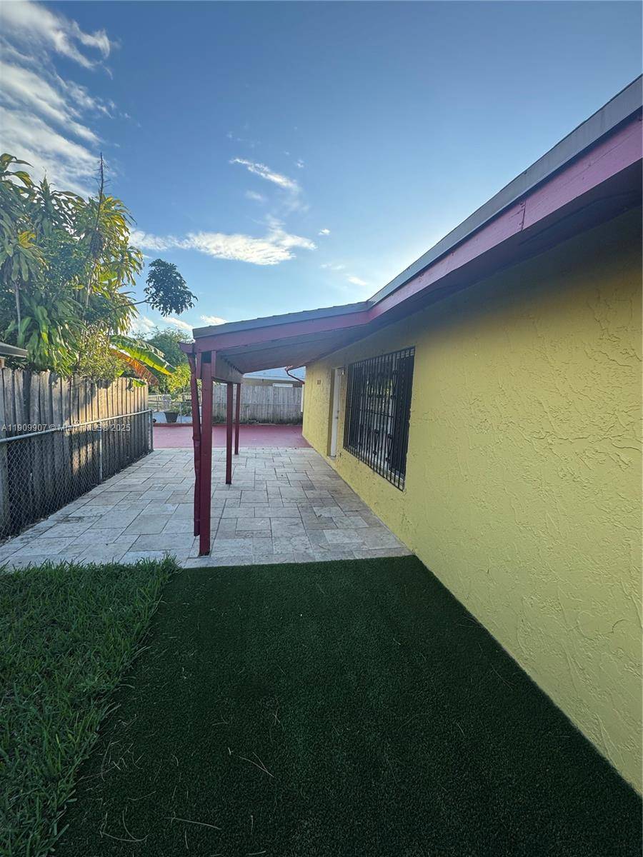 Miami Gardens, FL 33055,20769 NW 41st Ave Rd