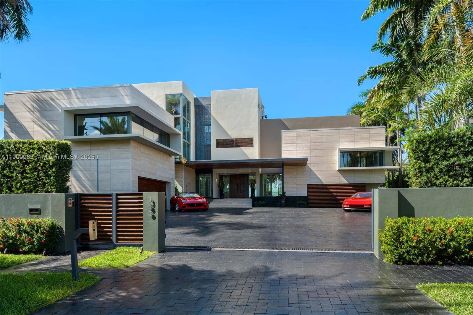 Key Biscayne, FL 33149,360 Harbor Dr