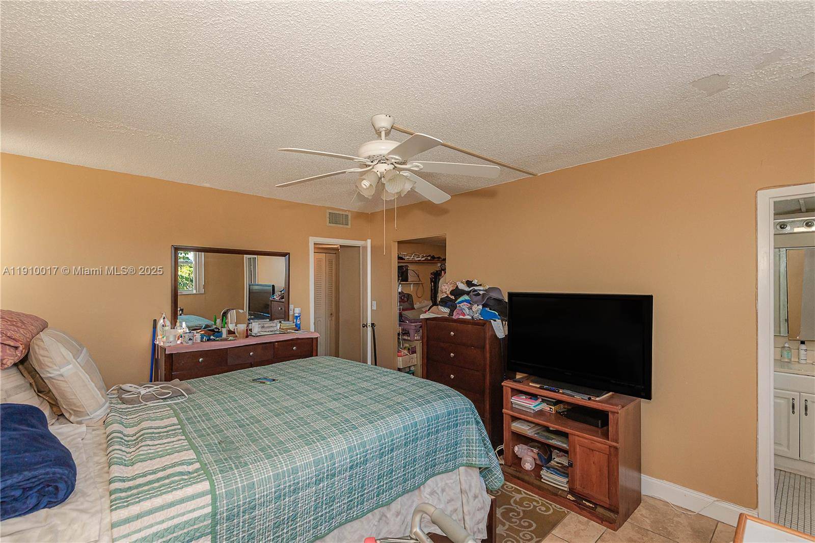 Lauderdale Lakes, FL 33311,2850 Somerset Dr #308L
