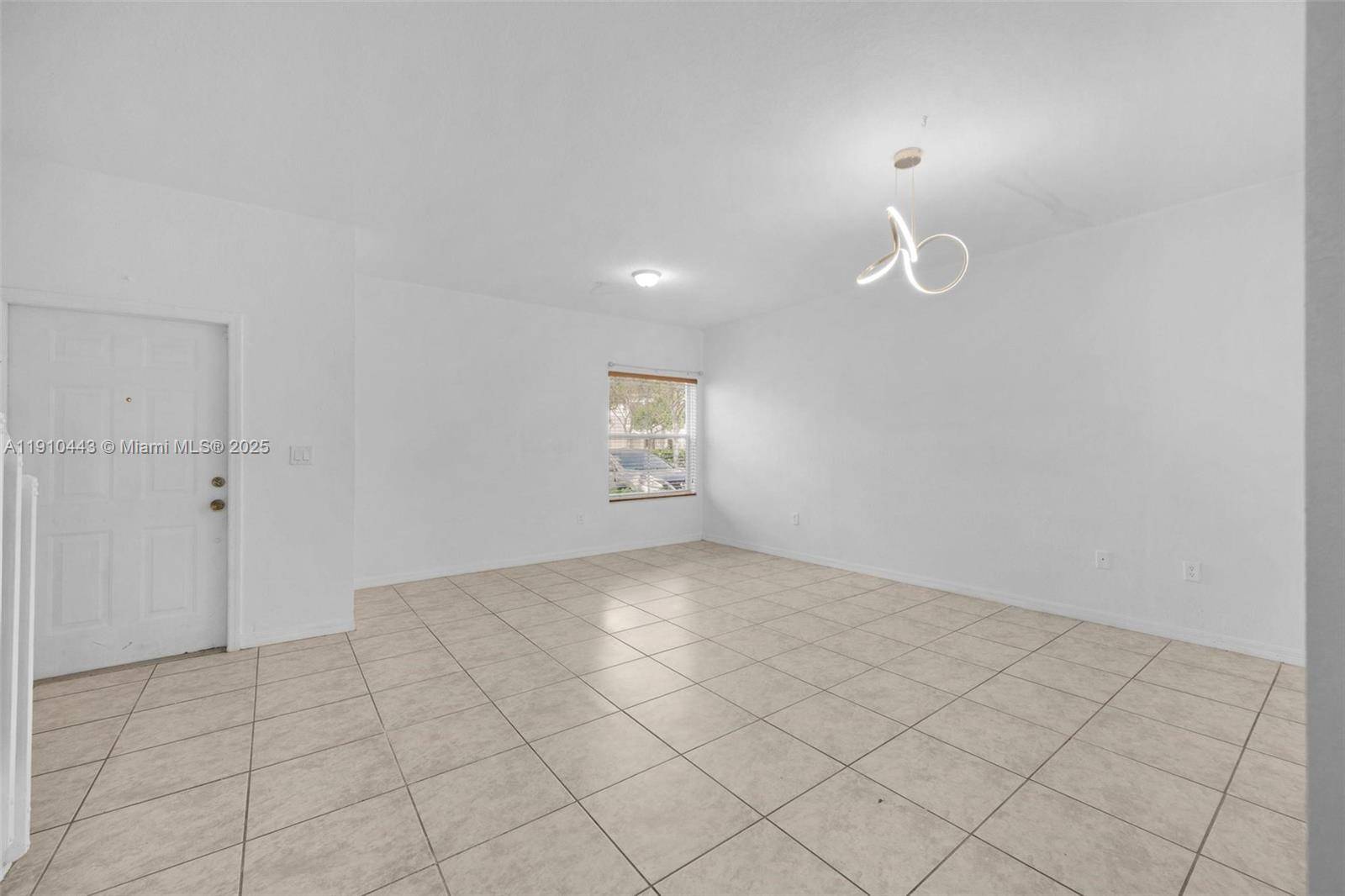 Miramar, FL 33027,14046 SW 49th St #16