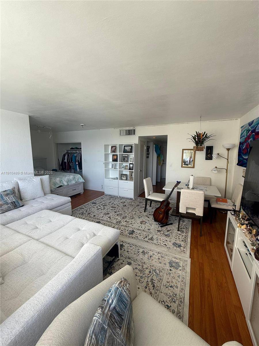 Miami Beach, FL 33139,1200 West Ave #301