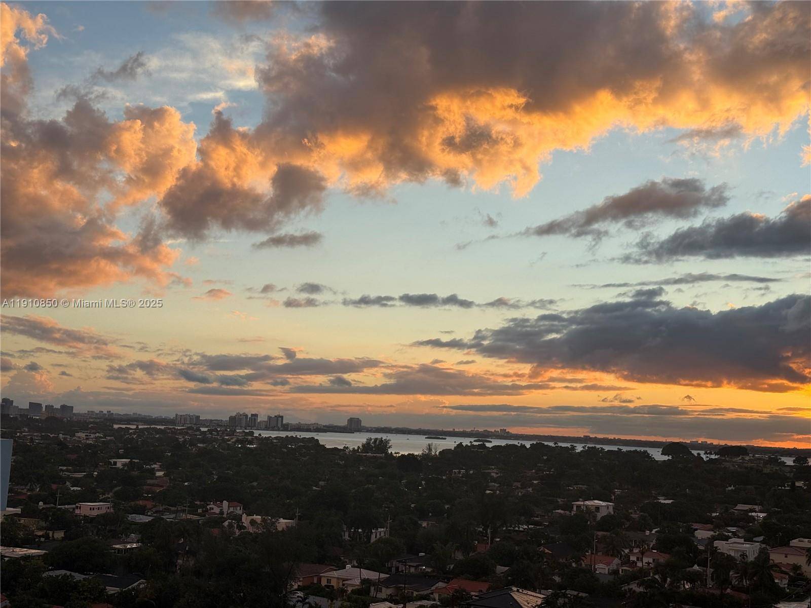 Surfside, FL 33154,9225 Collins Ave #Penthouse C