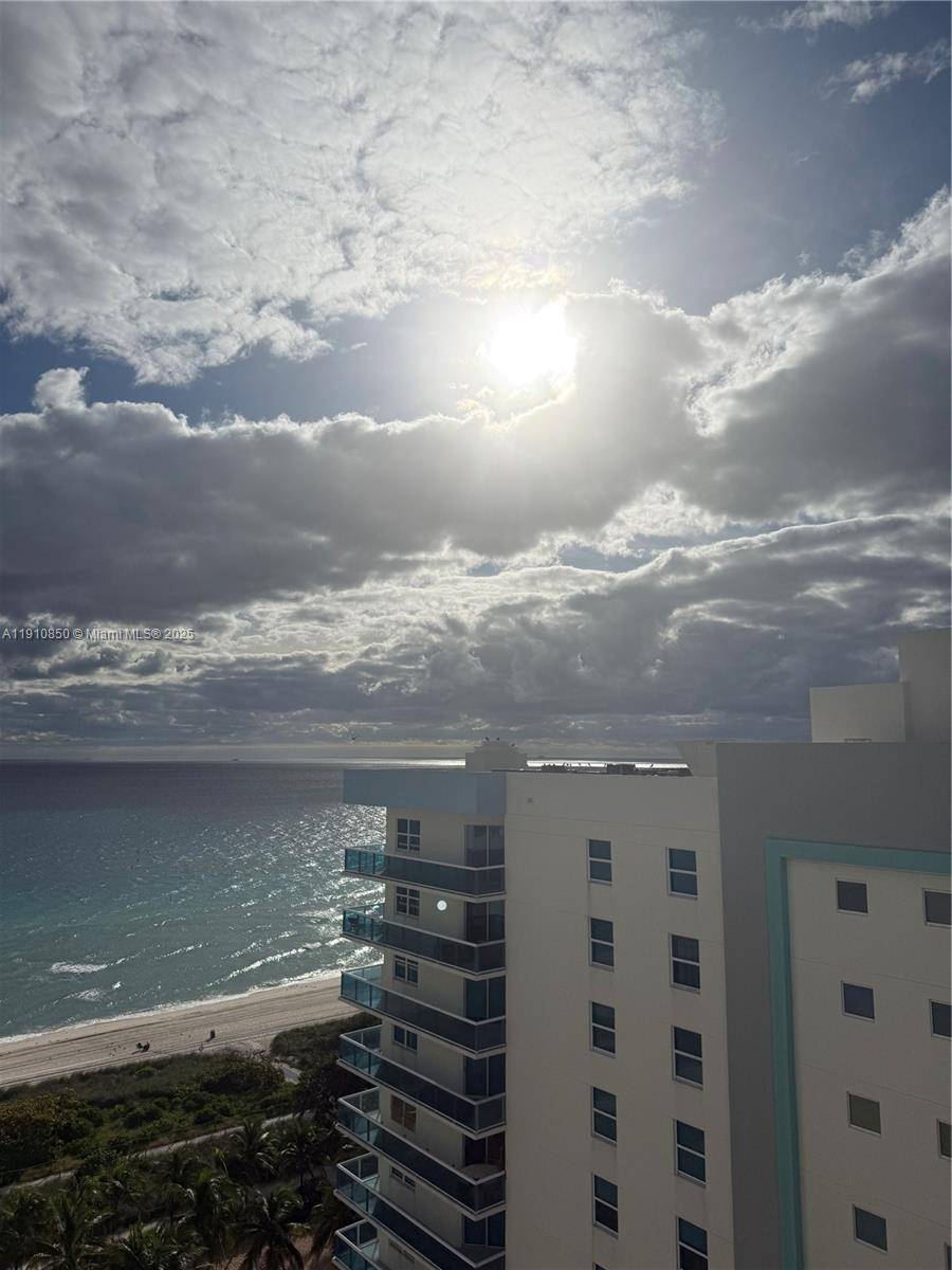 Surfside, FL 33154,9225 Collins Ave #Penthouse C