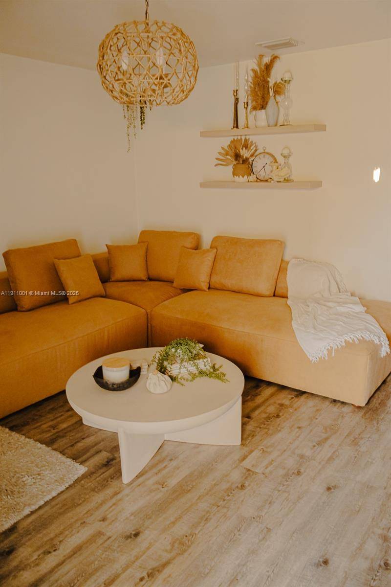 Hialeah, FL 33015,7705 NW 178th St #7705