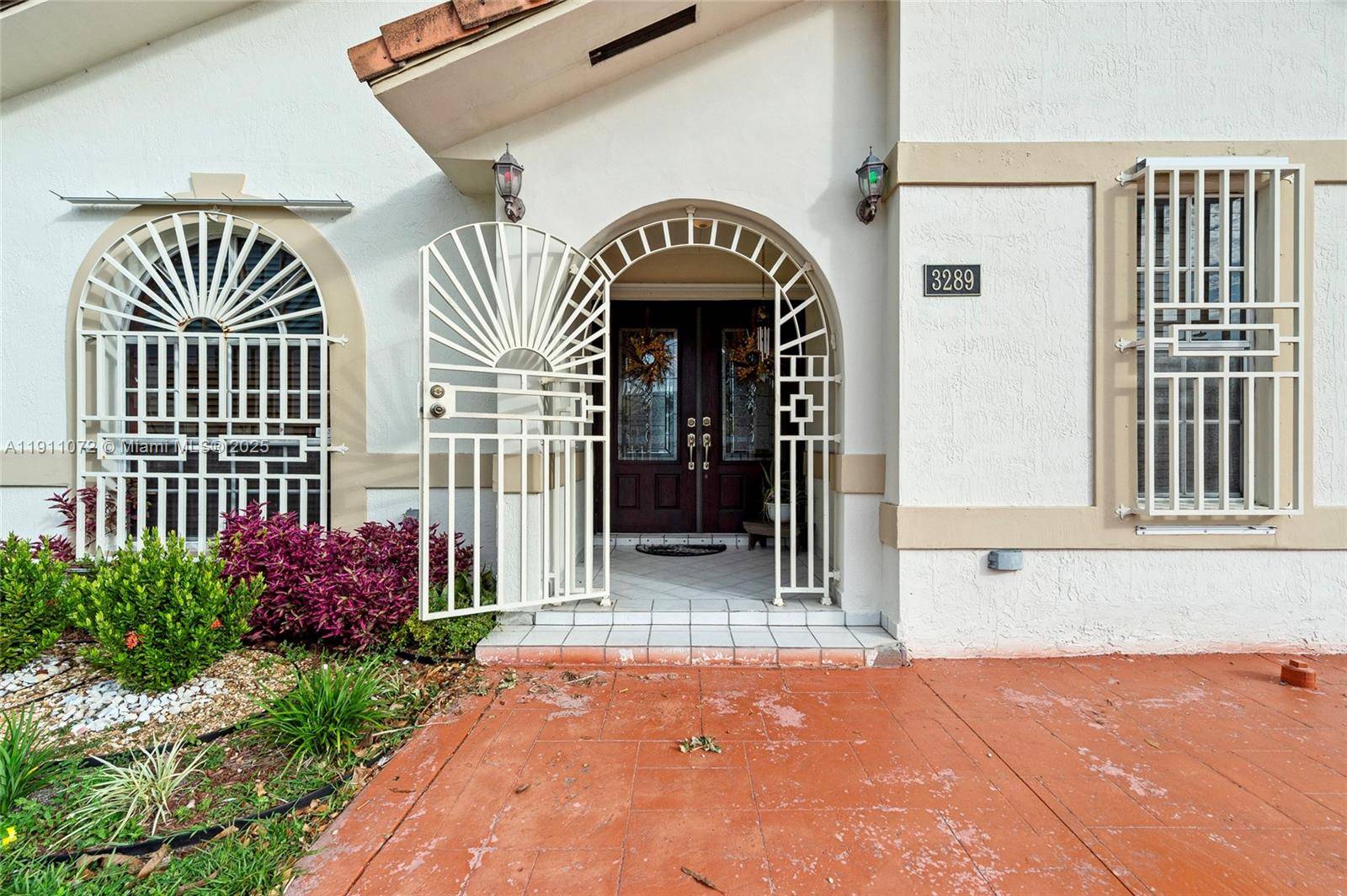 Hialeah, FL 33018,3289 W 76th St