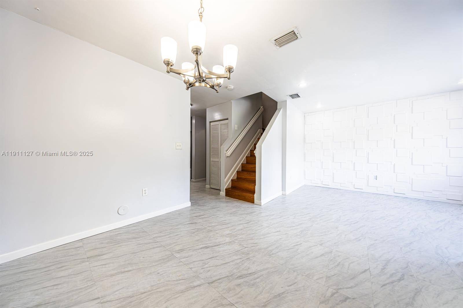 Miami, FL 33177,14036 SW 179th St