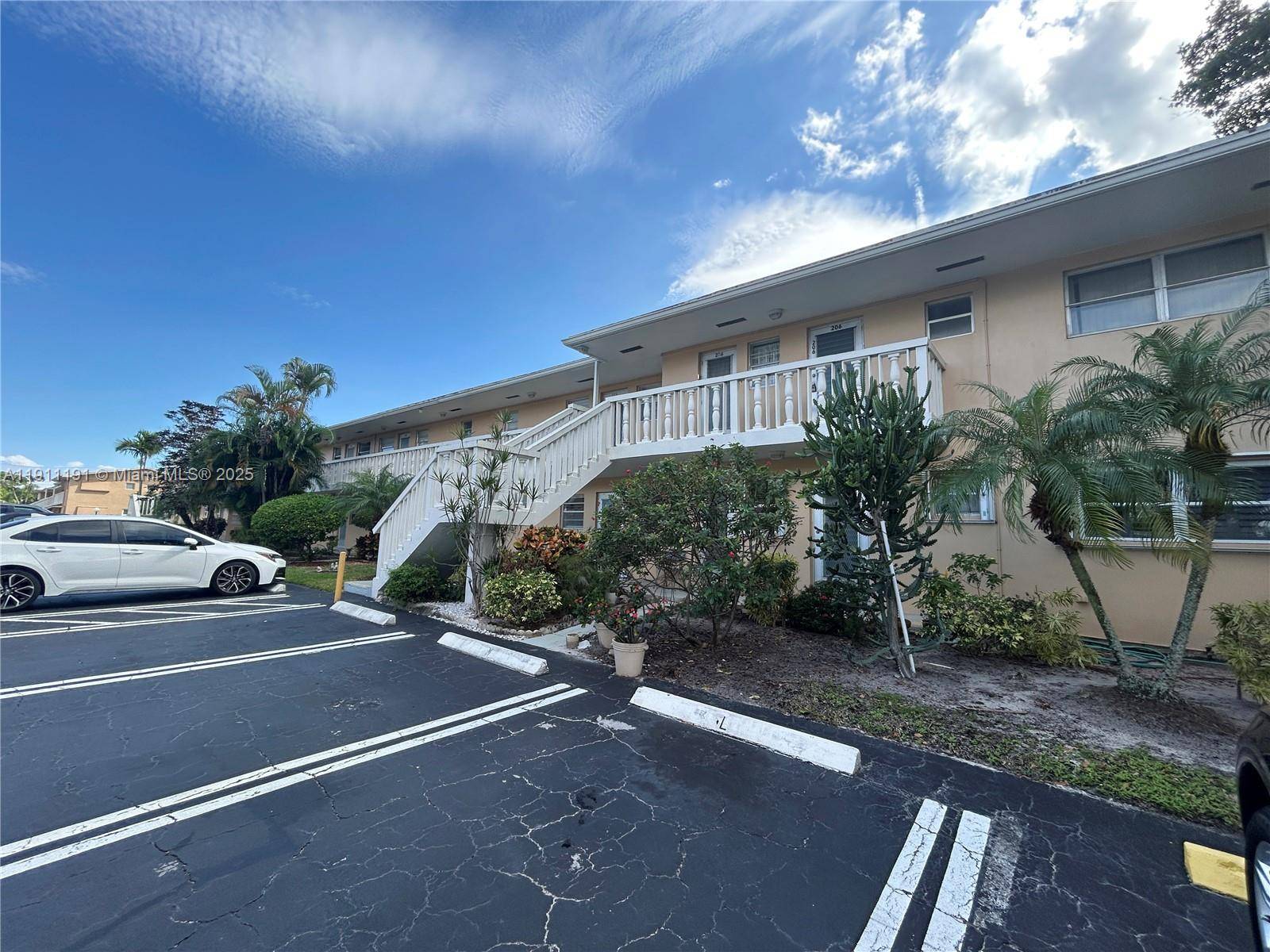 Boynton Beach, FL 33435,2112 NE 1st Way #203
