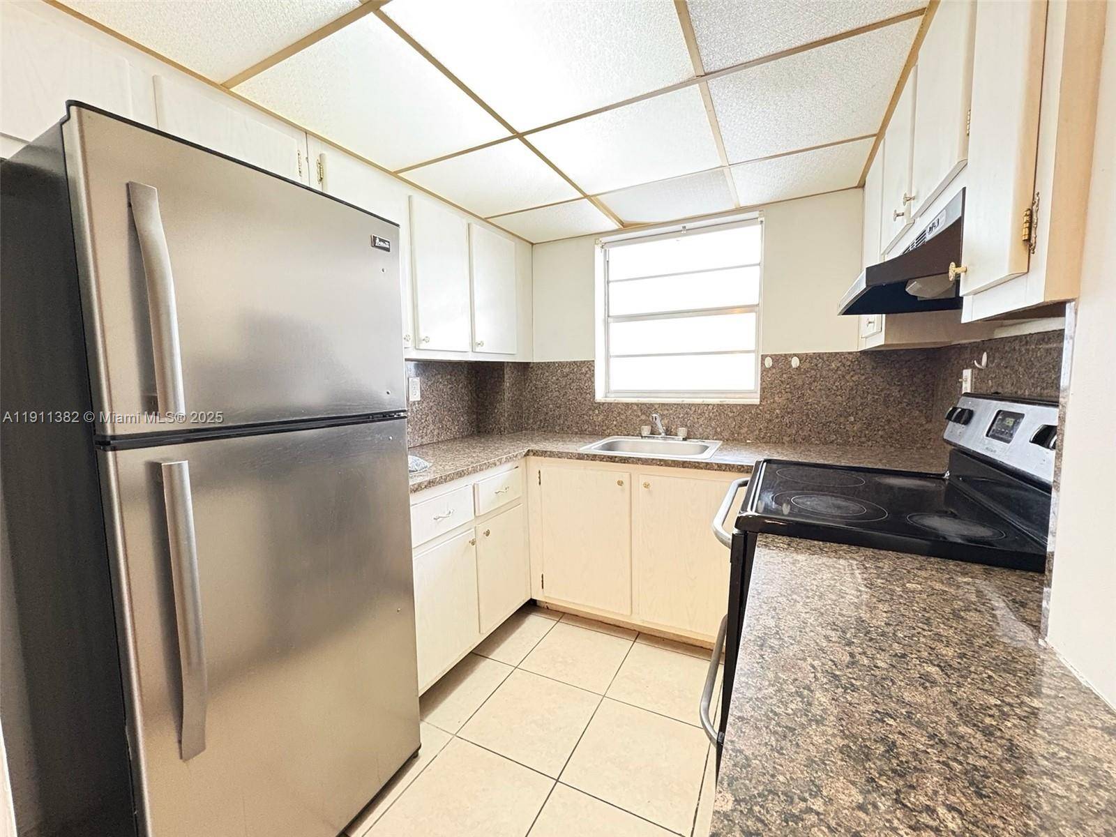 Hallandale Beach, FL 33009,725 NE 4th St #204