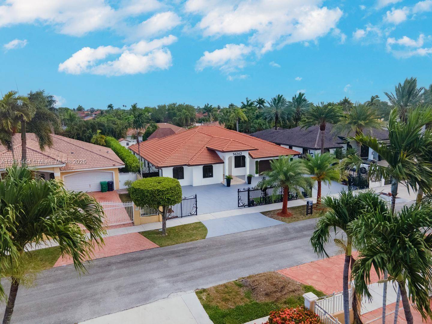 Miami, FL 33175,14242 SW 30th St