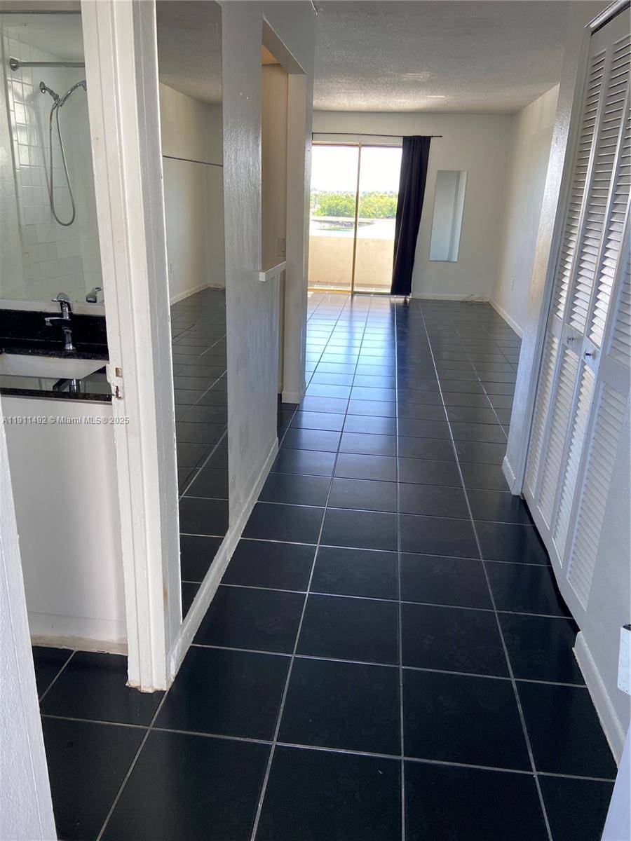 North Bay Village, FL 33141,7904 West Dr #204