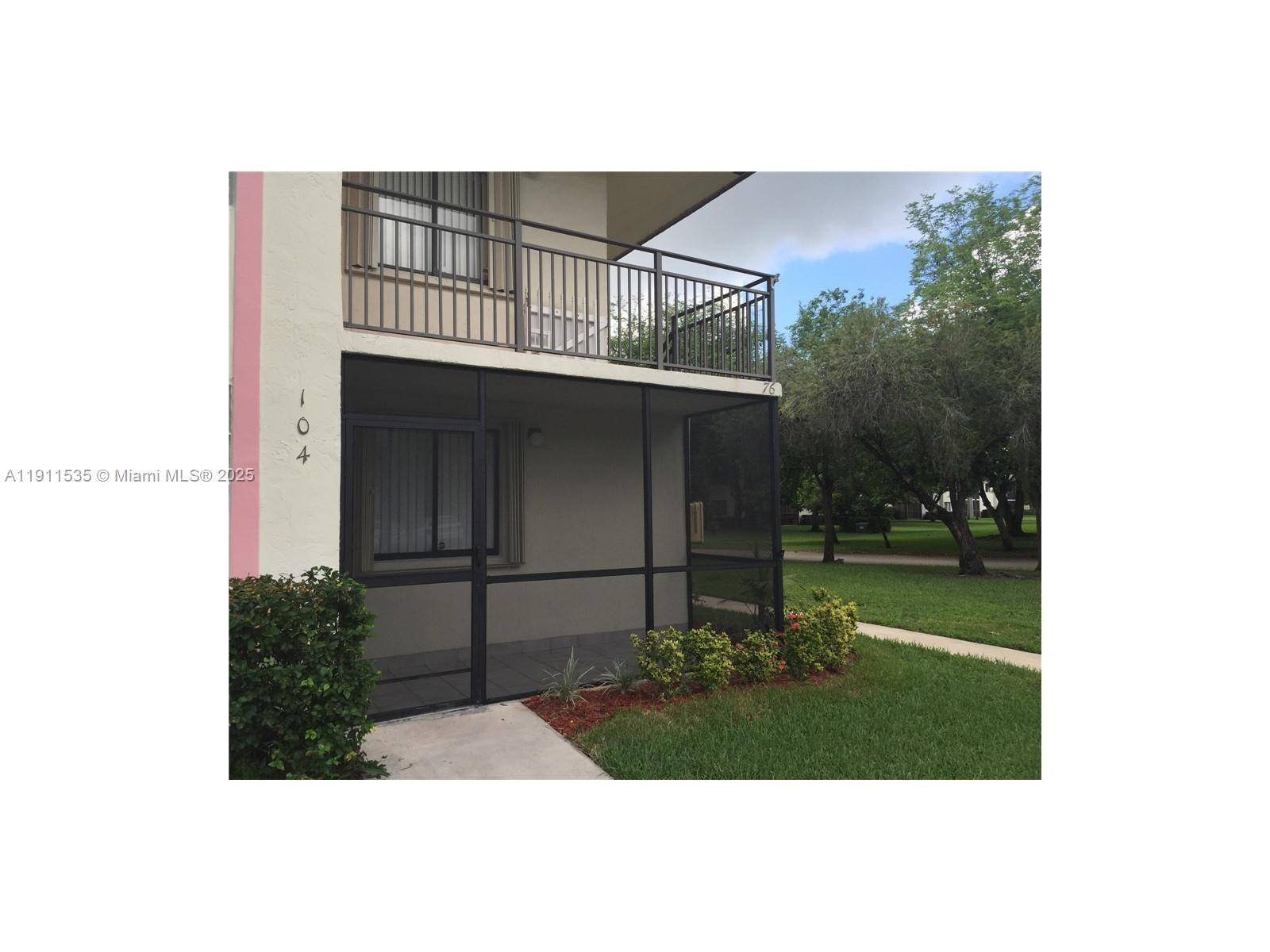 Weston, FL 33326,415 Lakeview Dr #104