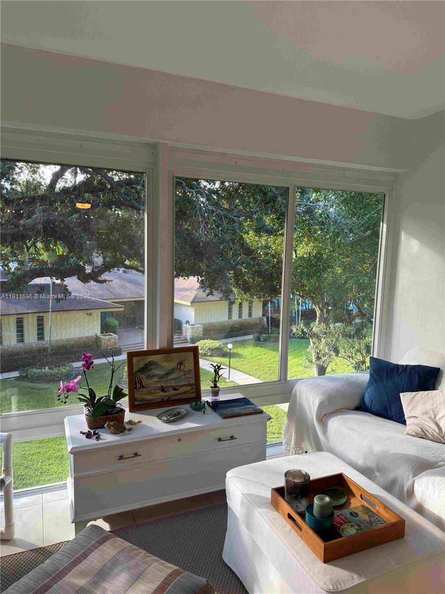 Lauderdale Lakes, FL 33313,5141 W Oakland Park Blvd #311