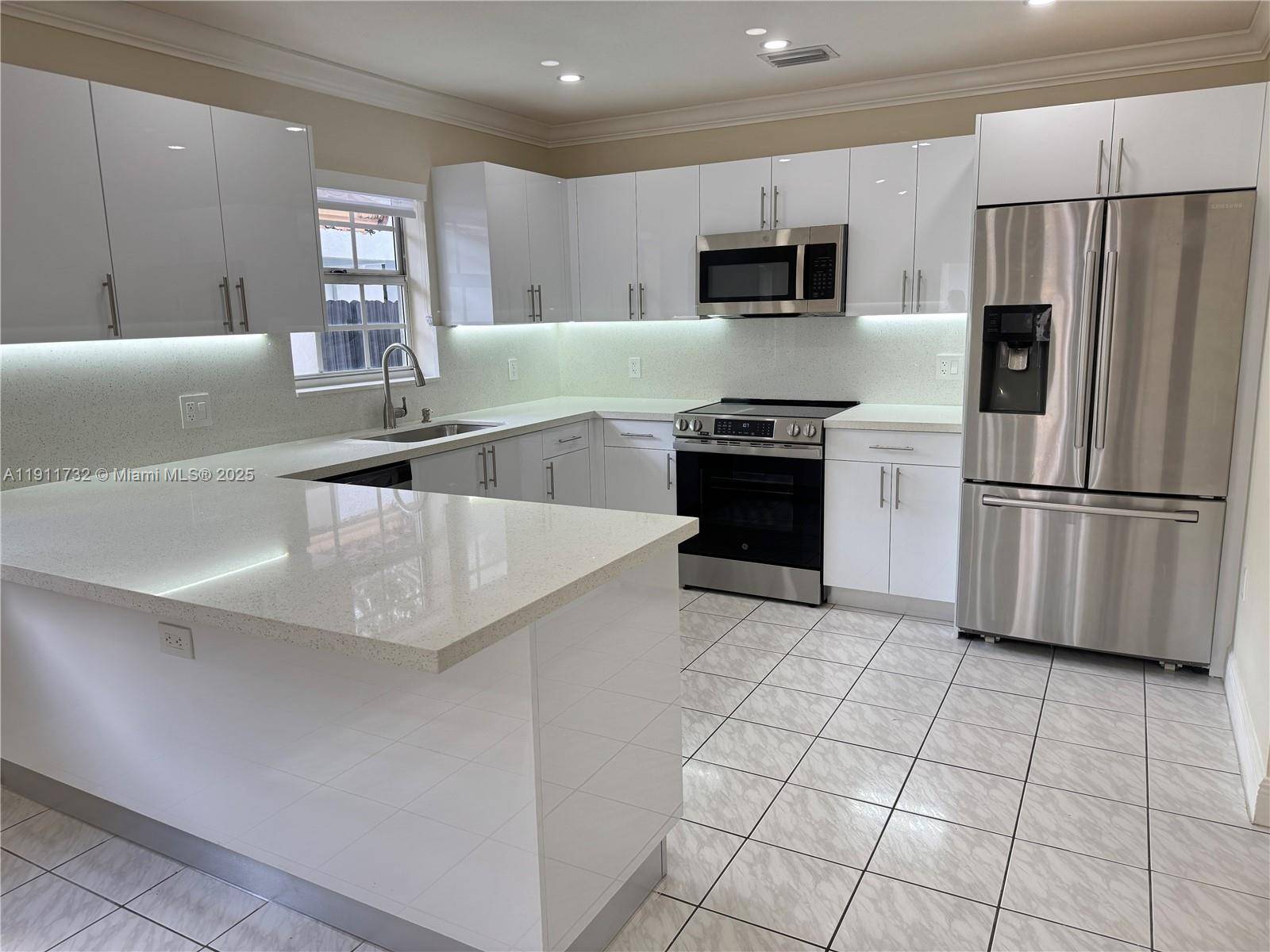 Miami, FL 33175,5443 SW 143rd Ct