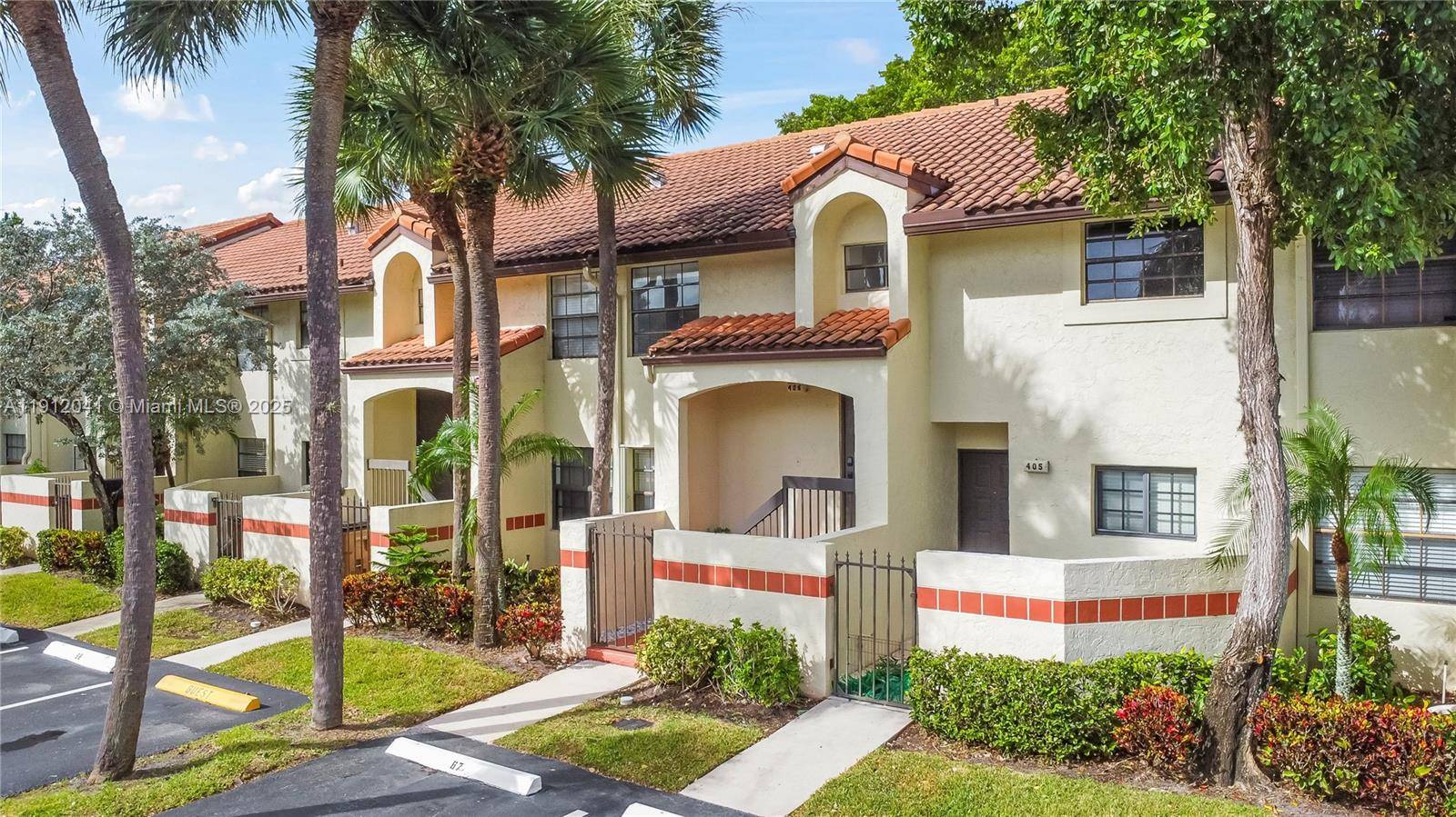 Deerfield Beach, FL 33442,406 Republic Ct #406