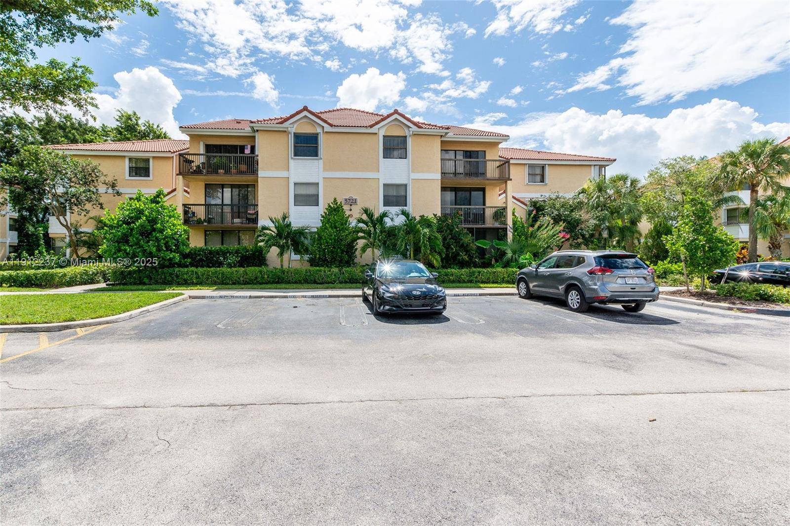 Coral Springs, FL 33067,5721 Riverside Dr #202B5