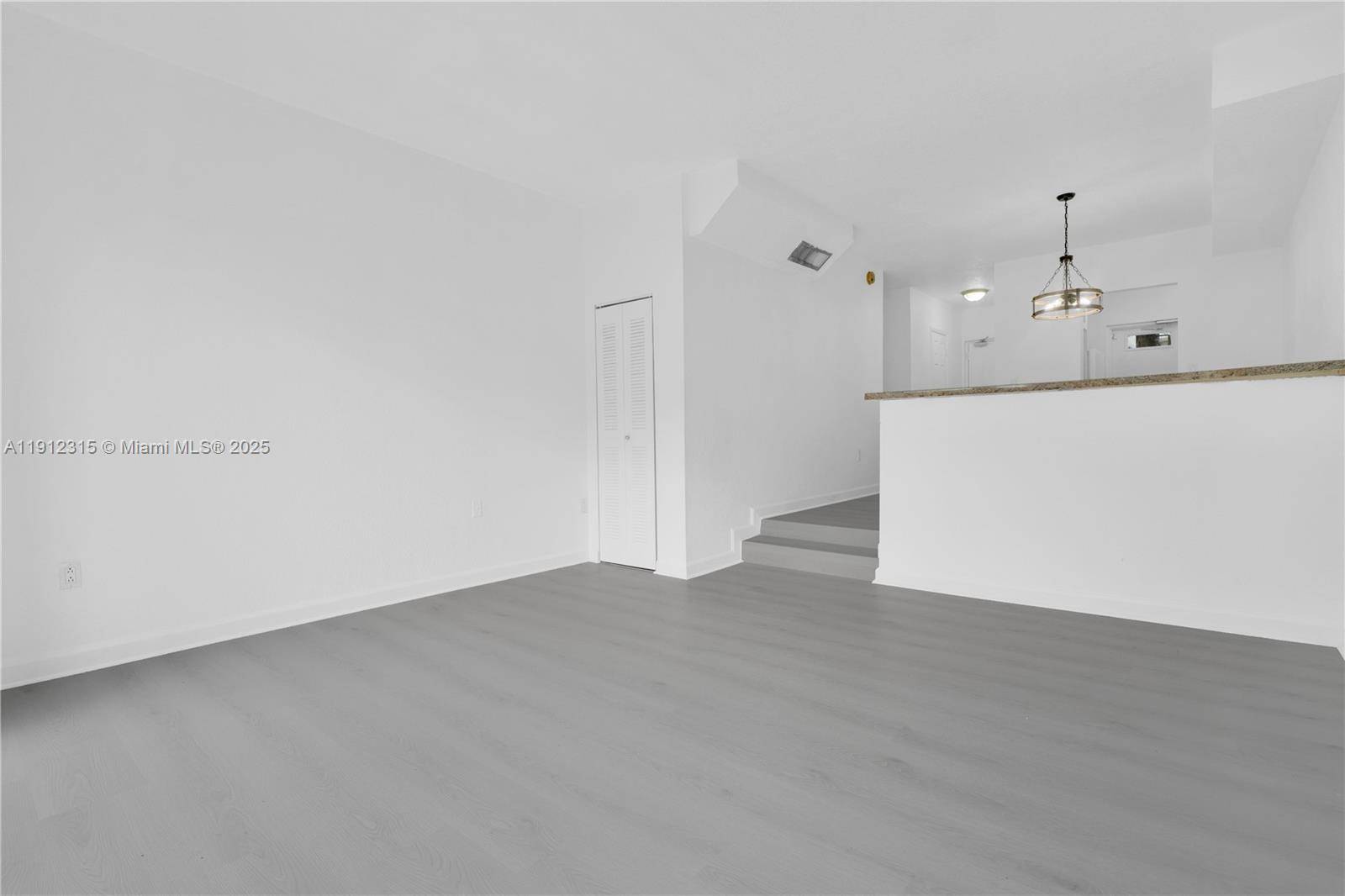 Miami, FL 33176,10900 SW 104th St #121