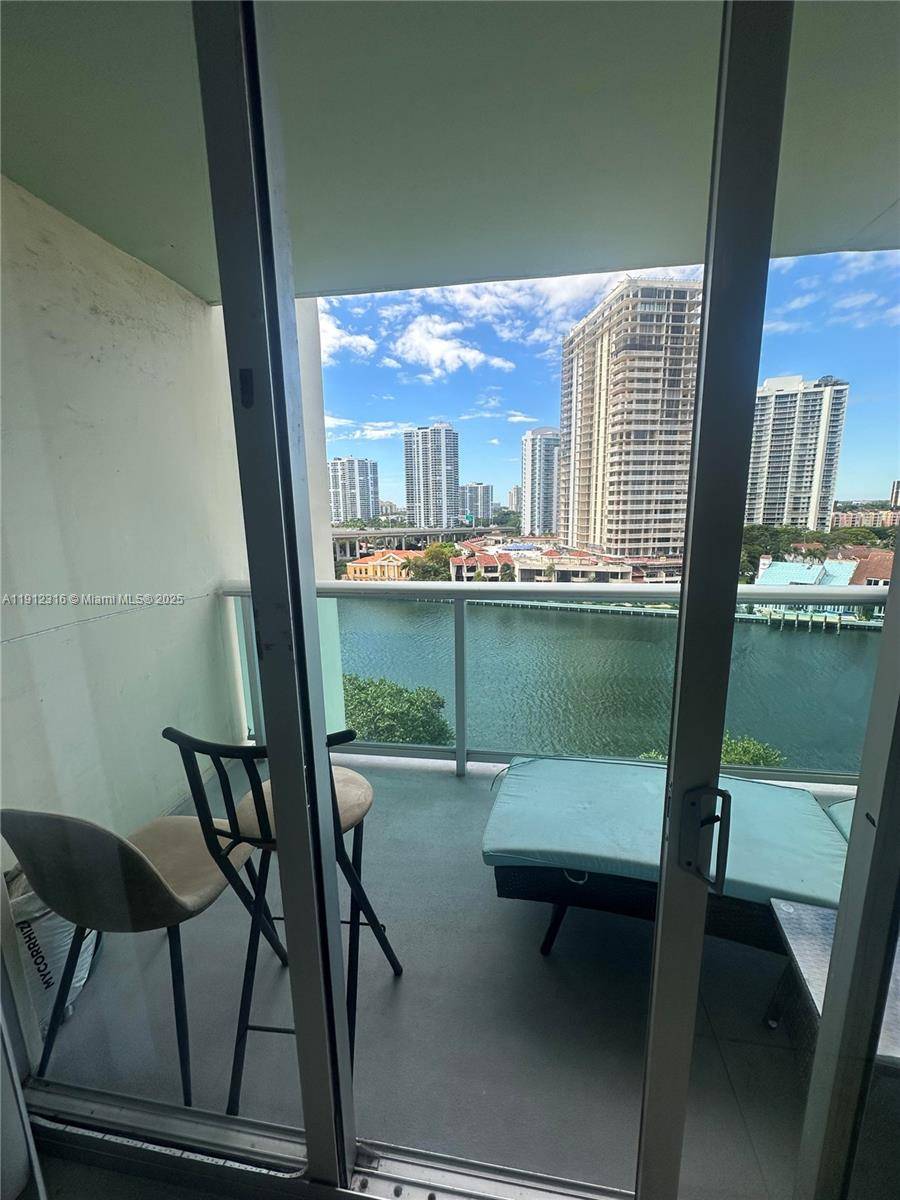 Sunny Isles Beach, FL 33160,19390 Collins Ave #1019