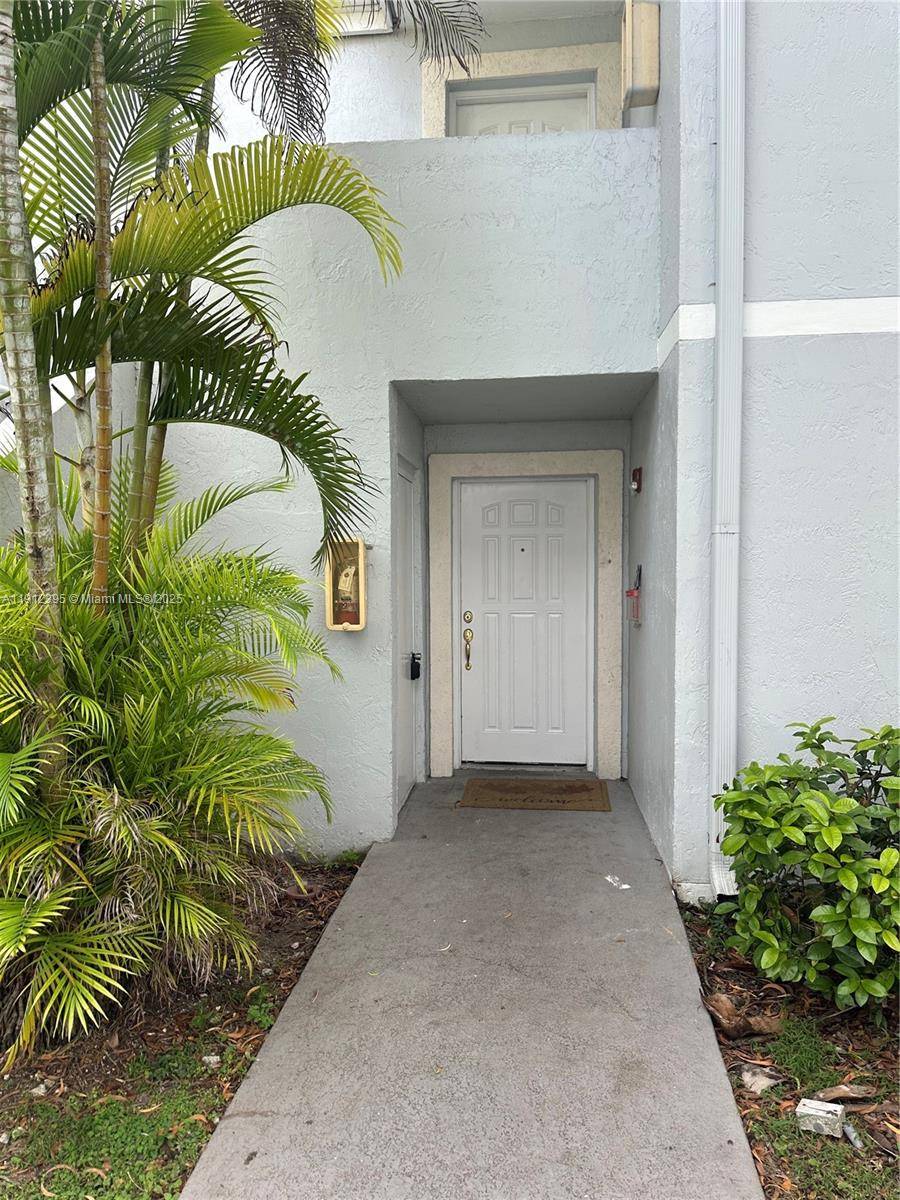 Cutler Bay, FL 33189,8600 SW 212th St #111
