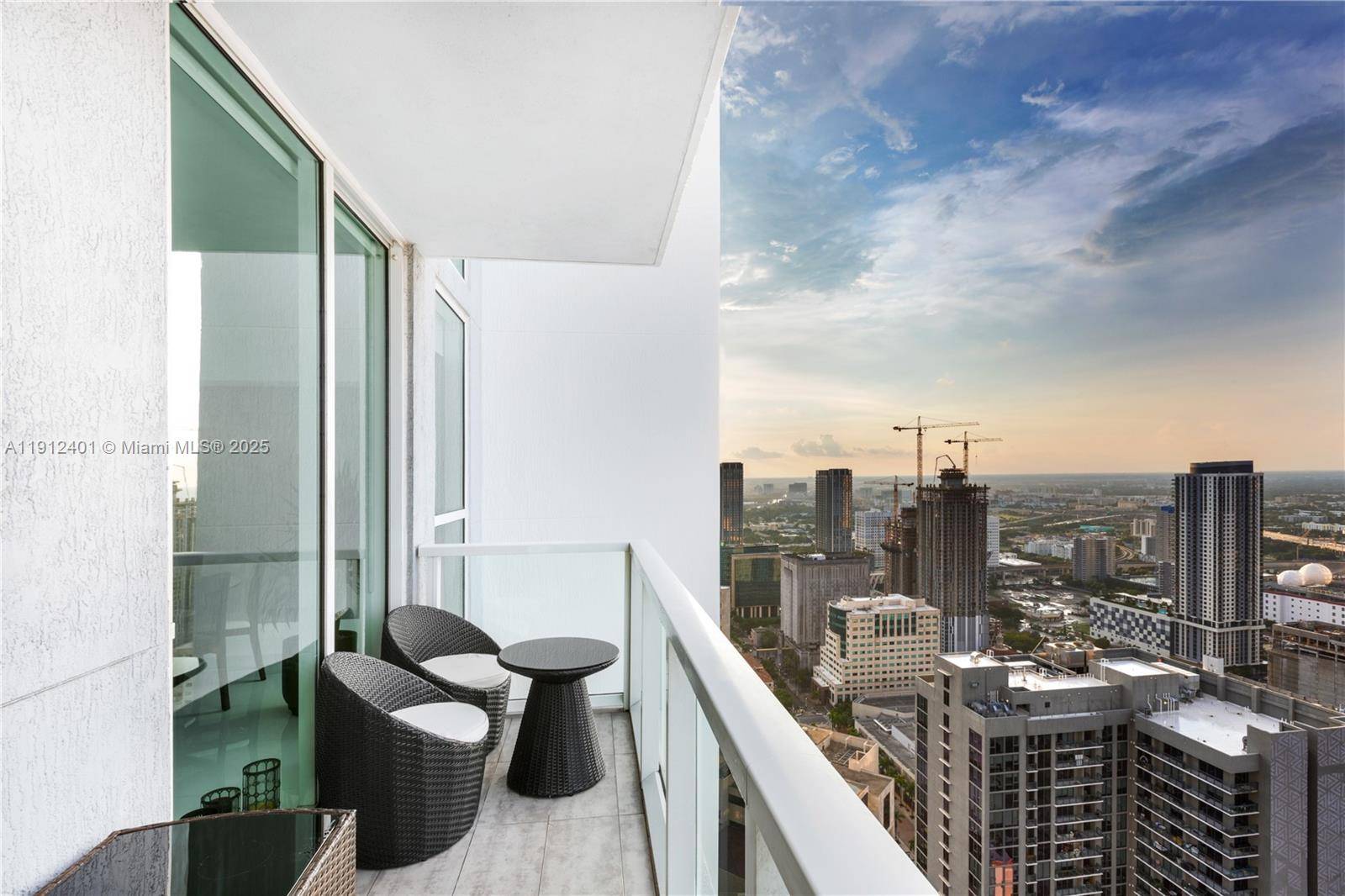 Miami, FL 33132,244 Biscayne Blvd #4604