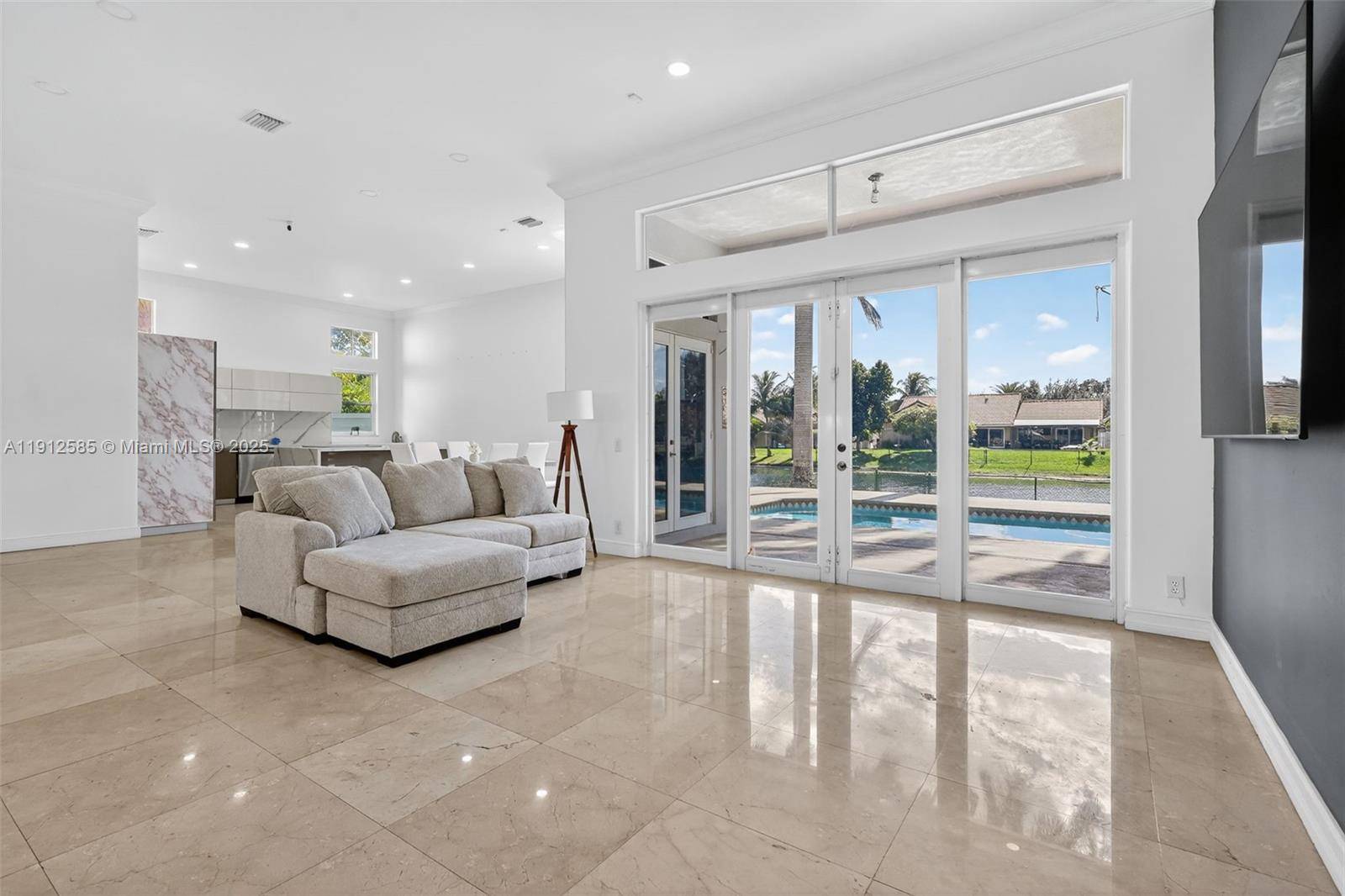 Pembroke Pines, FL 33028,16432 NW 12th St