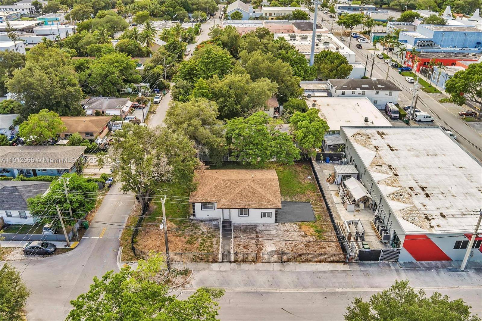 Miami, FL 33137,5850 NE 3rd Ave