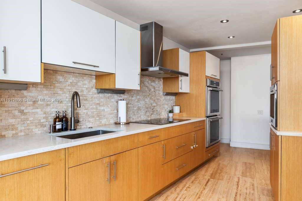 Miami, FL 33131,808 Brickell Key Dr #2504