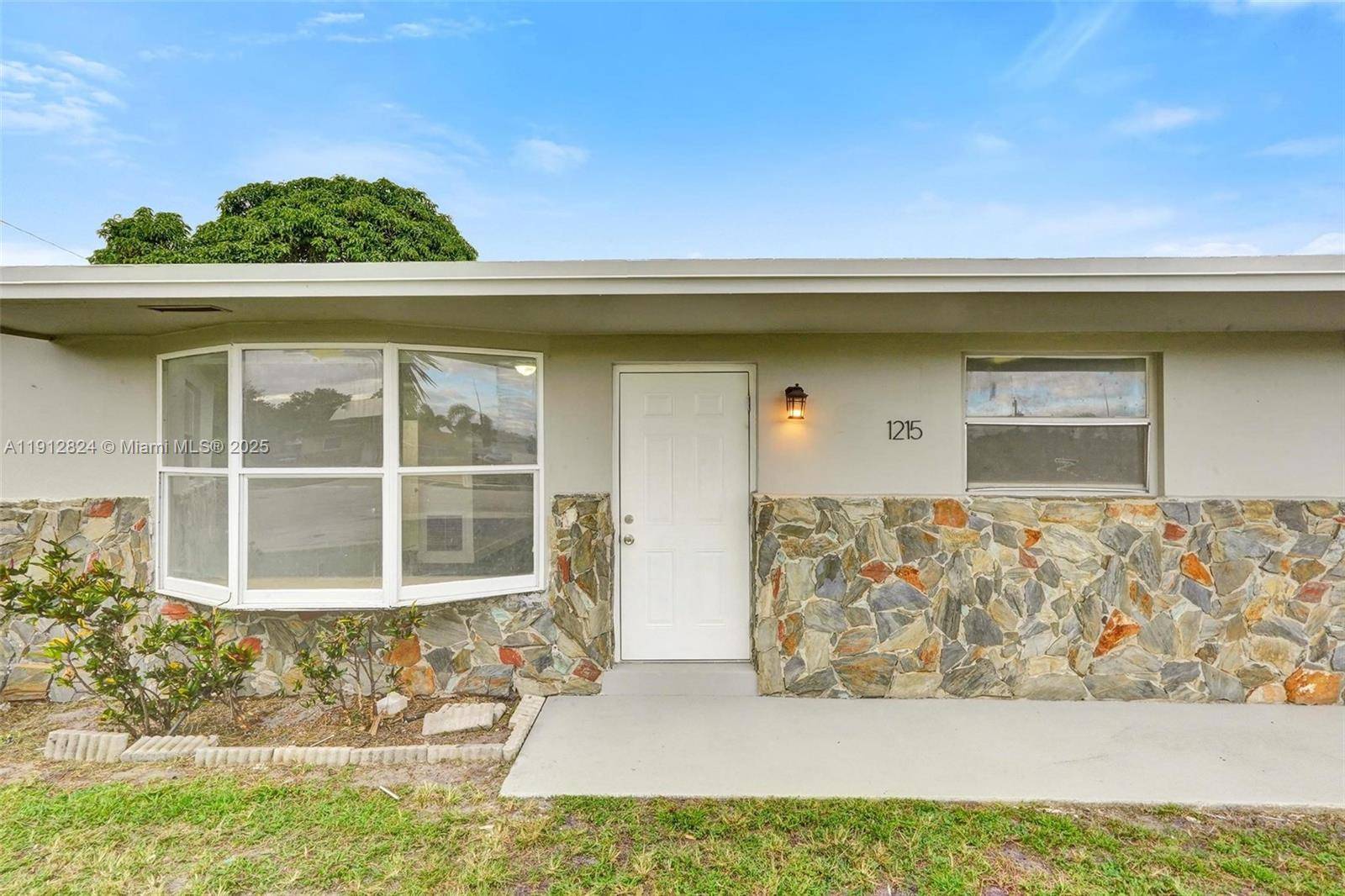 Lauderhill, FL 33311,1215 NW 31st Way