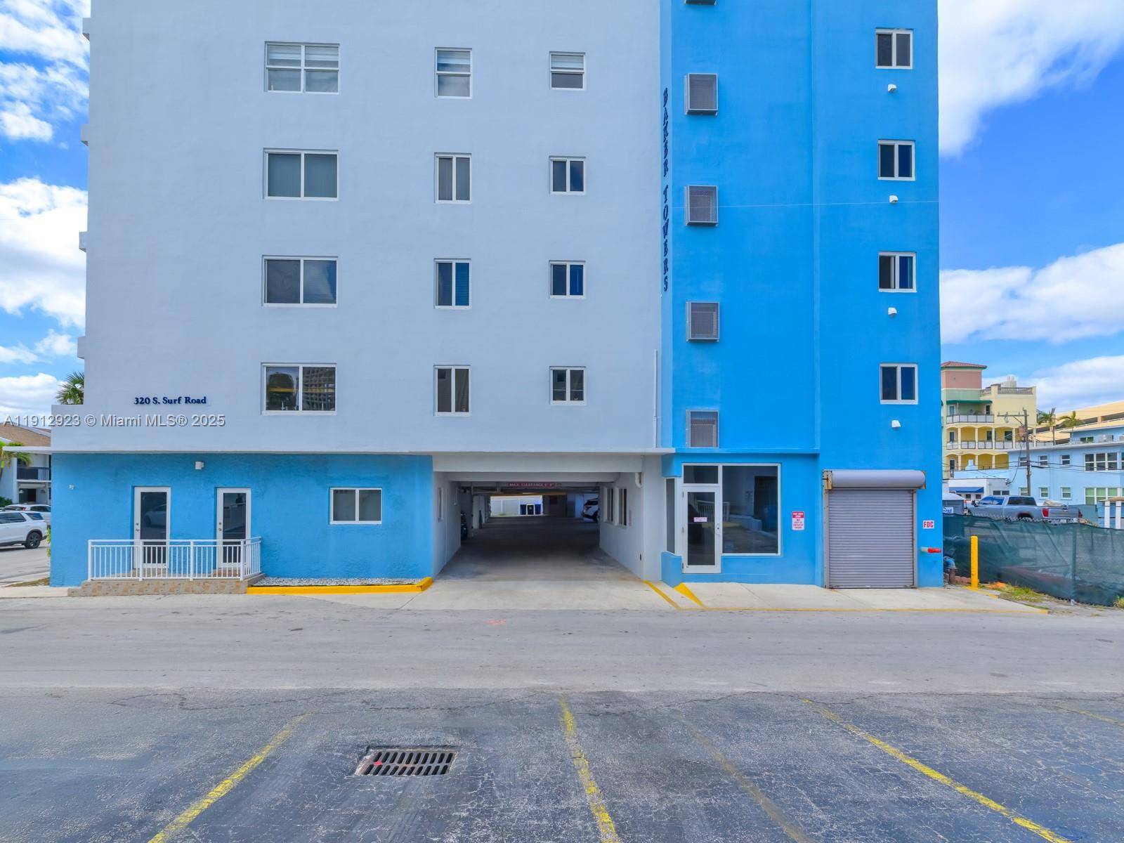 Hollywood, FL 33019,320 S Surf Rd #801