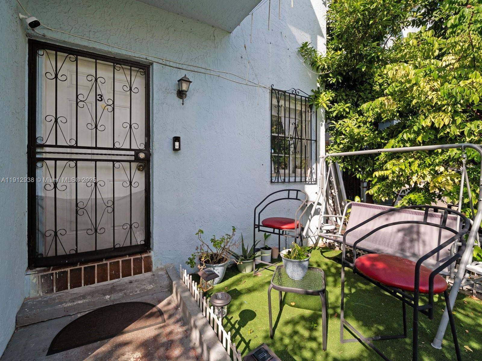 Miami, FL 33126,4470 NW 9th St #3