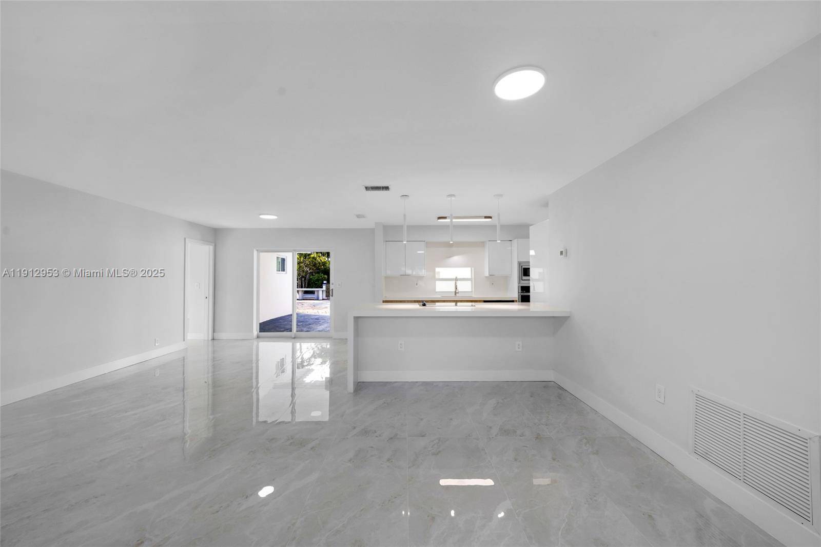 Hollywood, FL 33021,4500 Monroe St