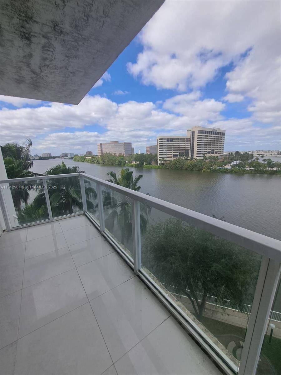 Miami, FL 33126,5085 NW 7th St #602