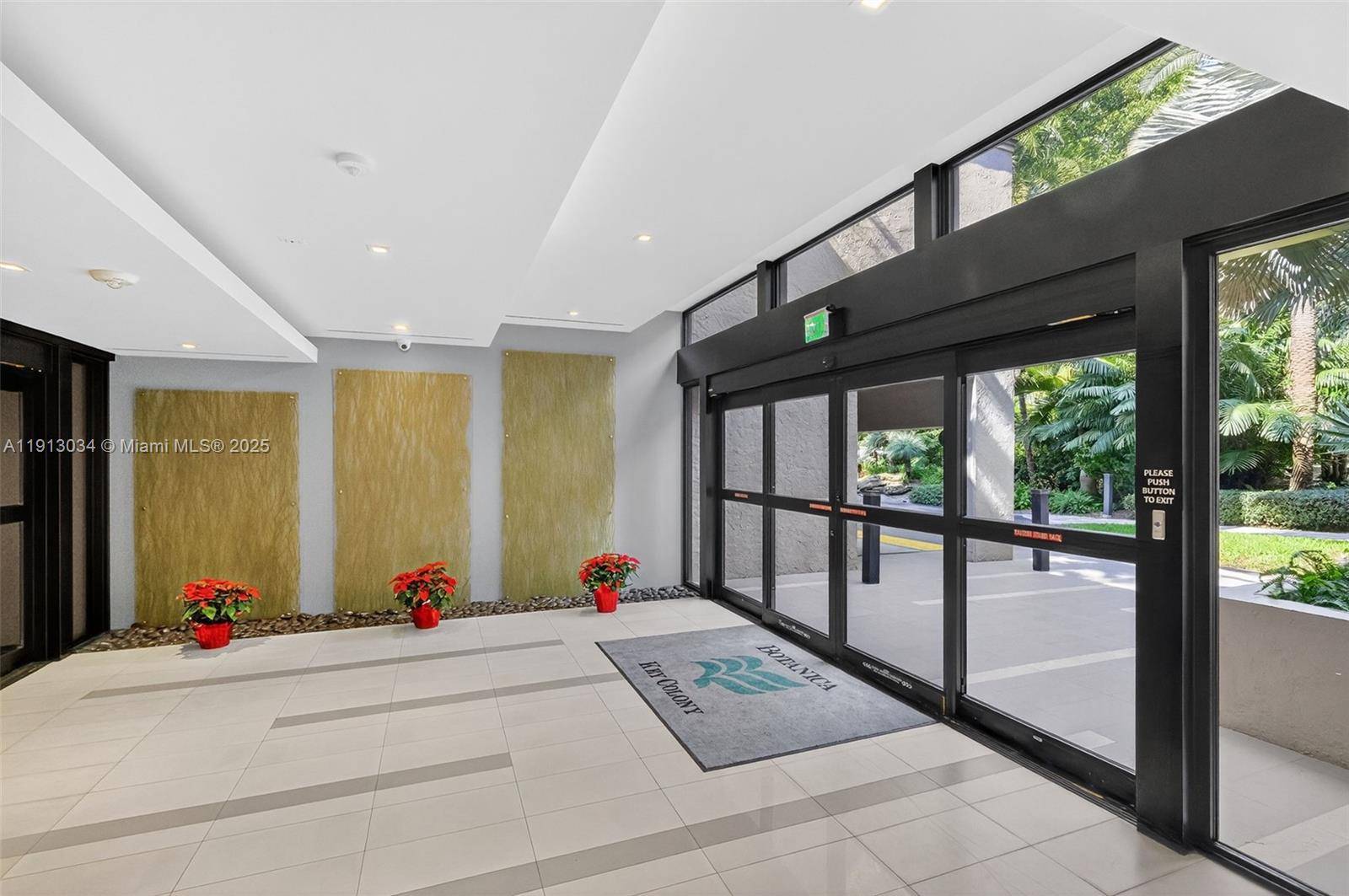 Key Biscayne, FL 33149,181 Crandon Blvd #106