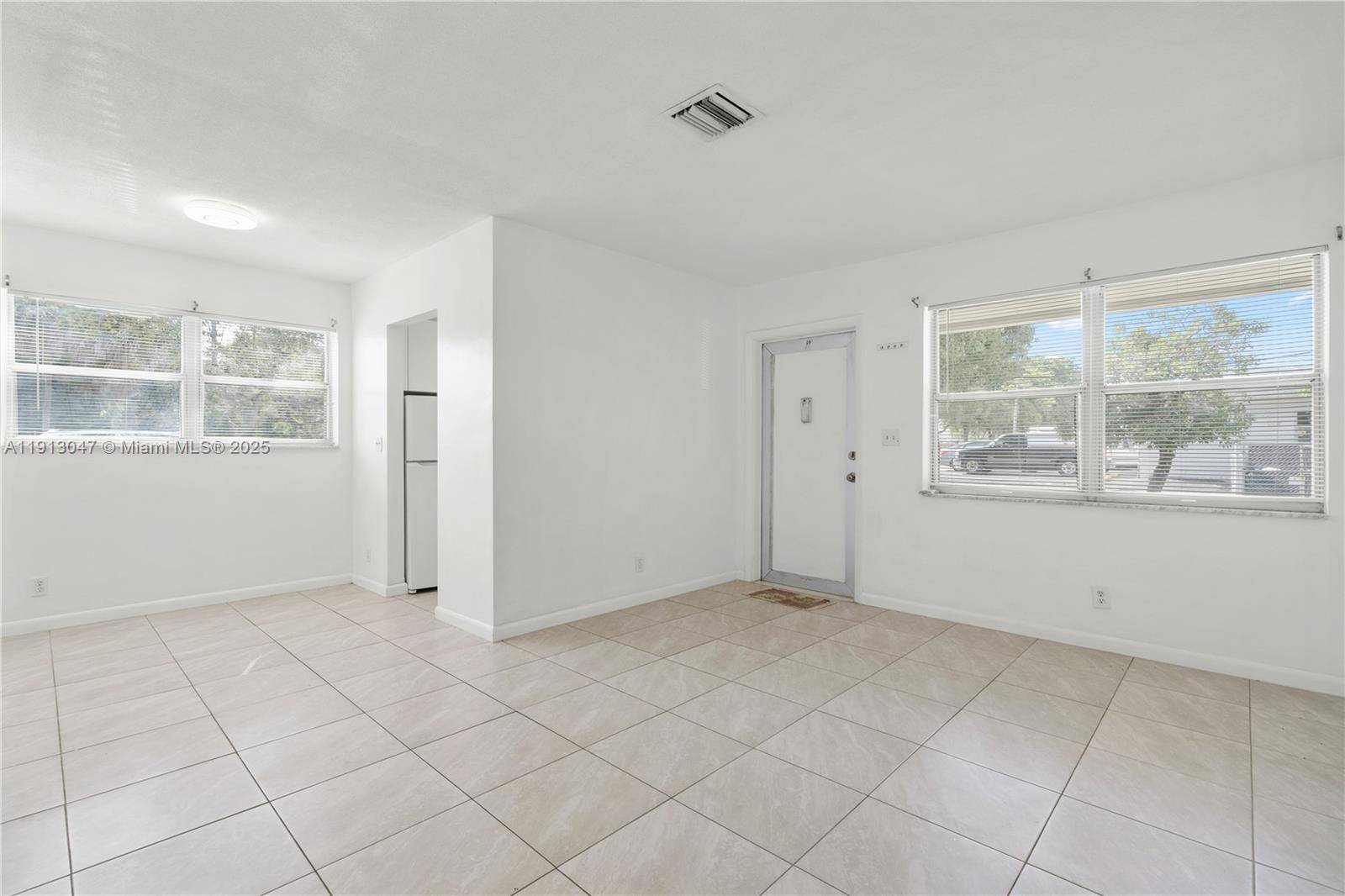 Hallandale Beach, FL 33009,856 SW 10th St ##1