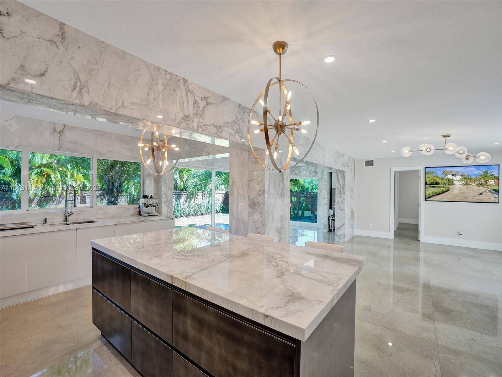 Fort Lauderdale, FL 33304,2421 NE 7th Pl