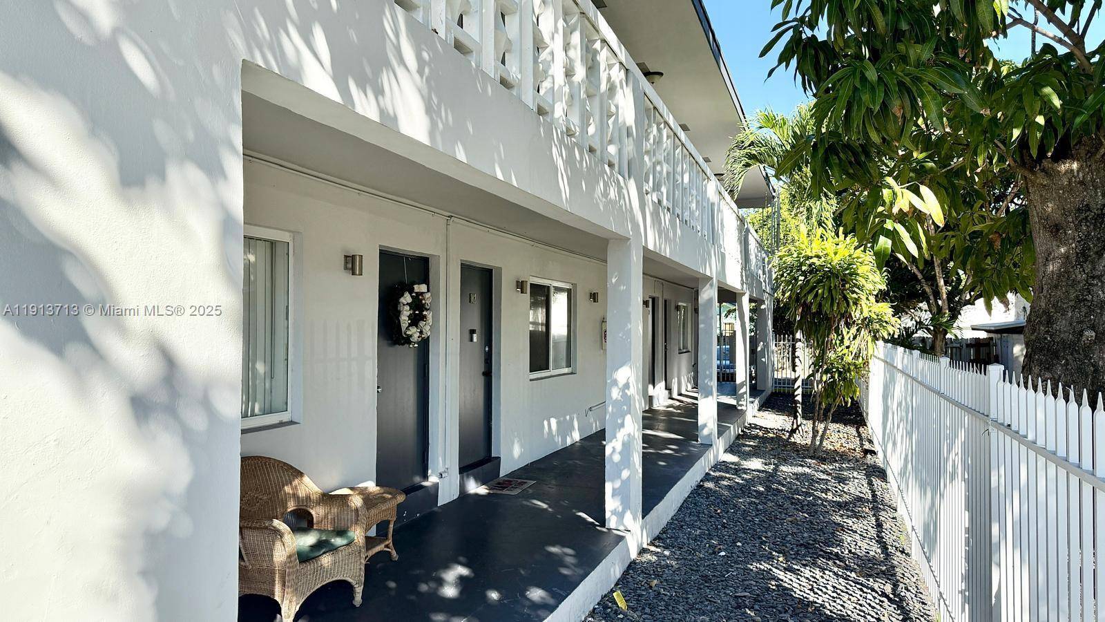 Dania Beach, FL 33004,42 SW 14th St #103